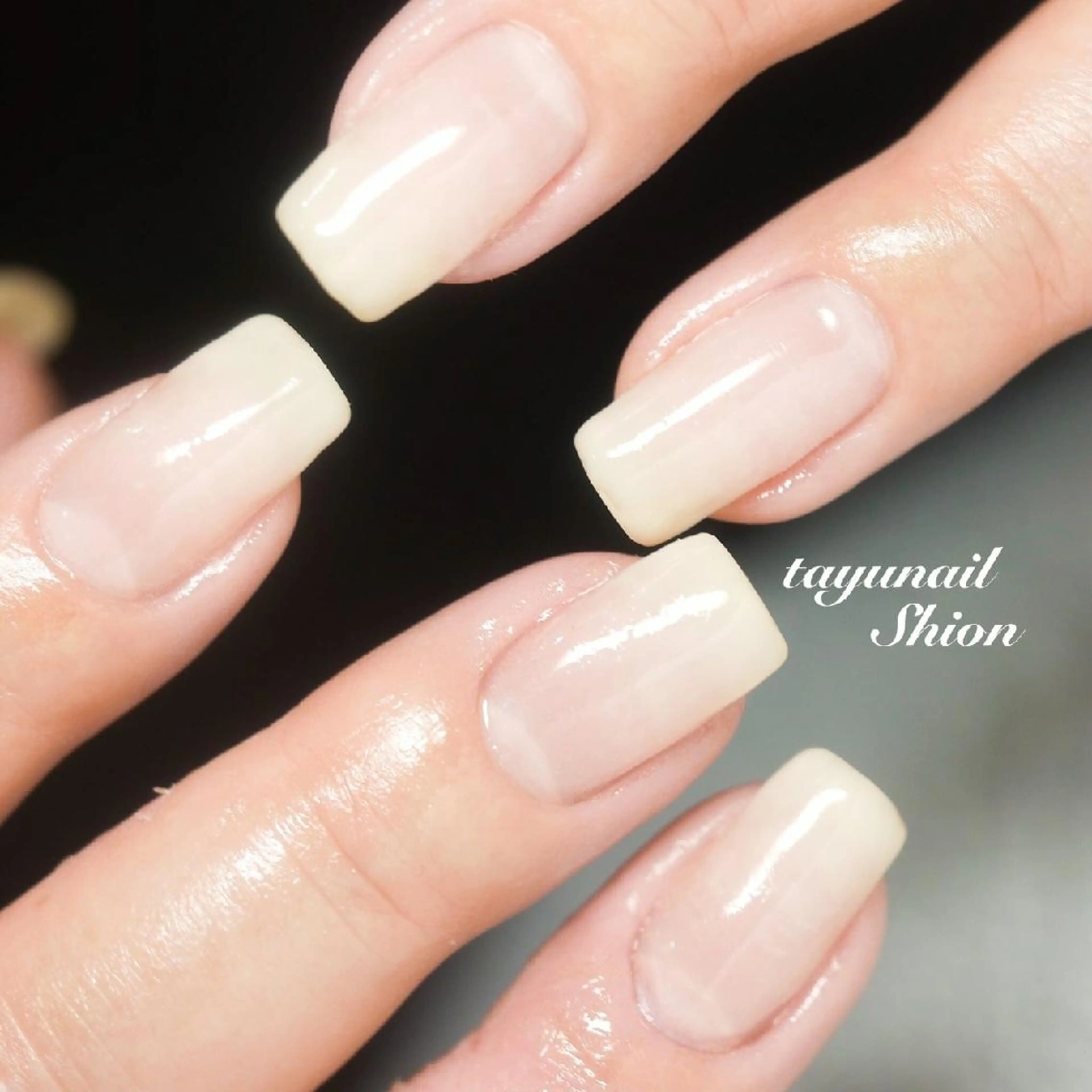 ネイル ブルー ジェルネイル グラデーション パラジェル シンプルネイル ネイルサロン 【たゆnail】のネイルデザイン