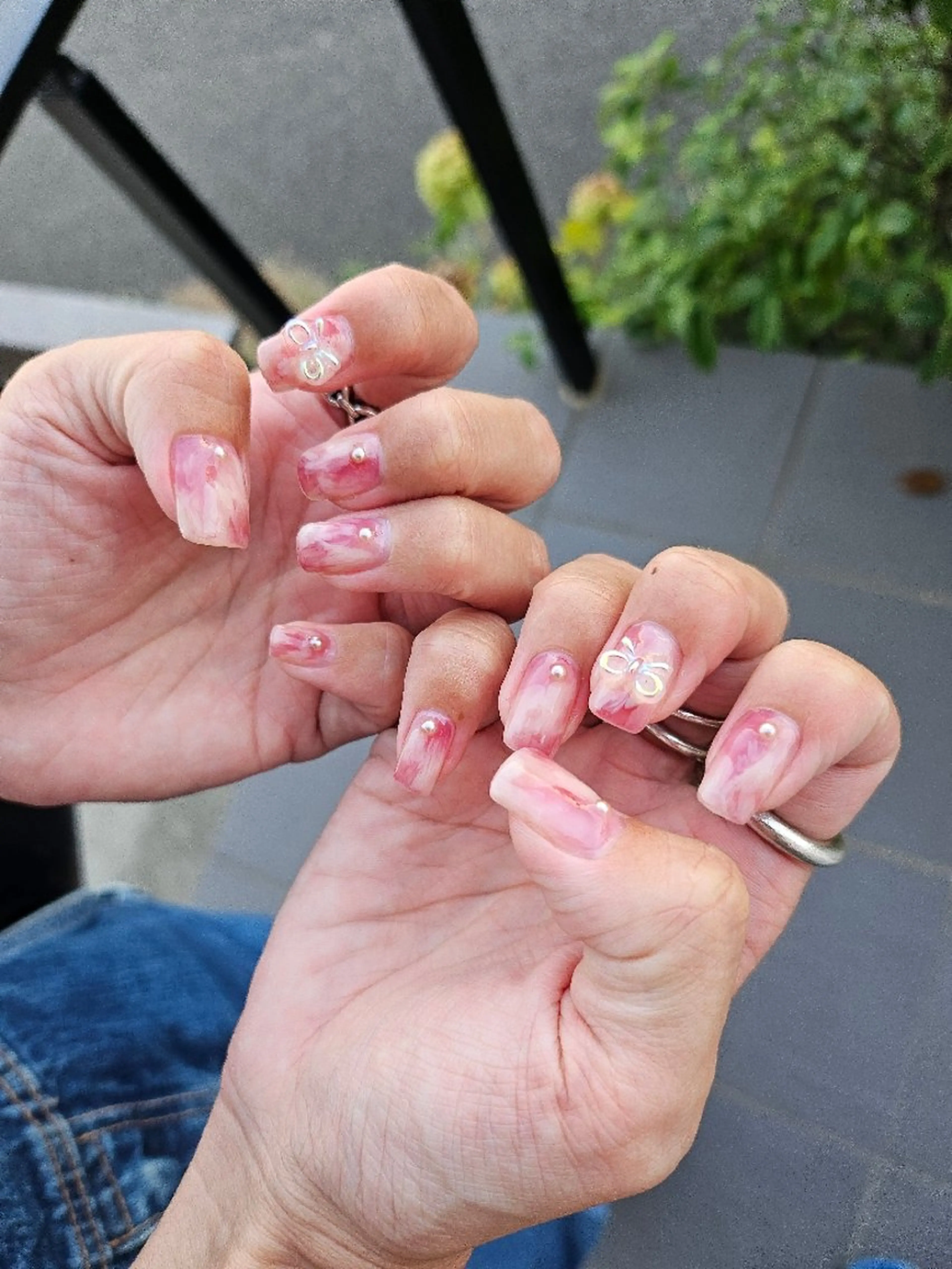 ネイル ニュアンスネイル リボン emust.nail   のネイルデザイン