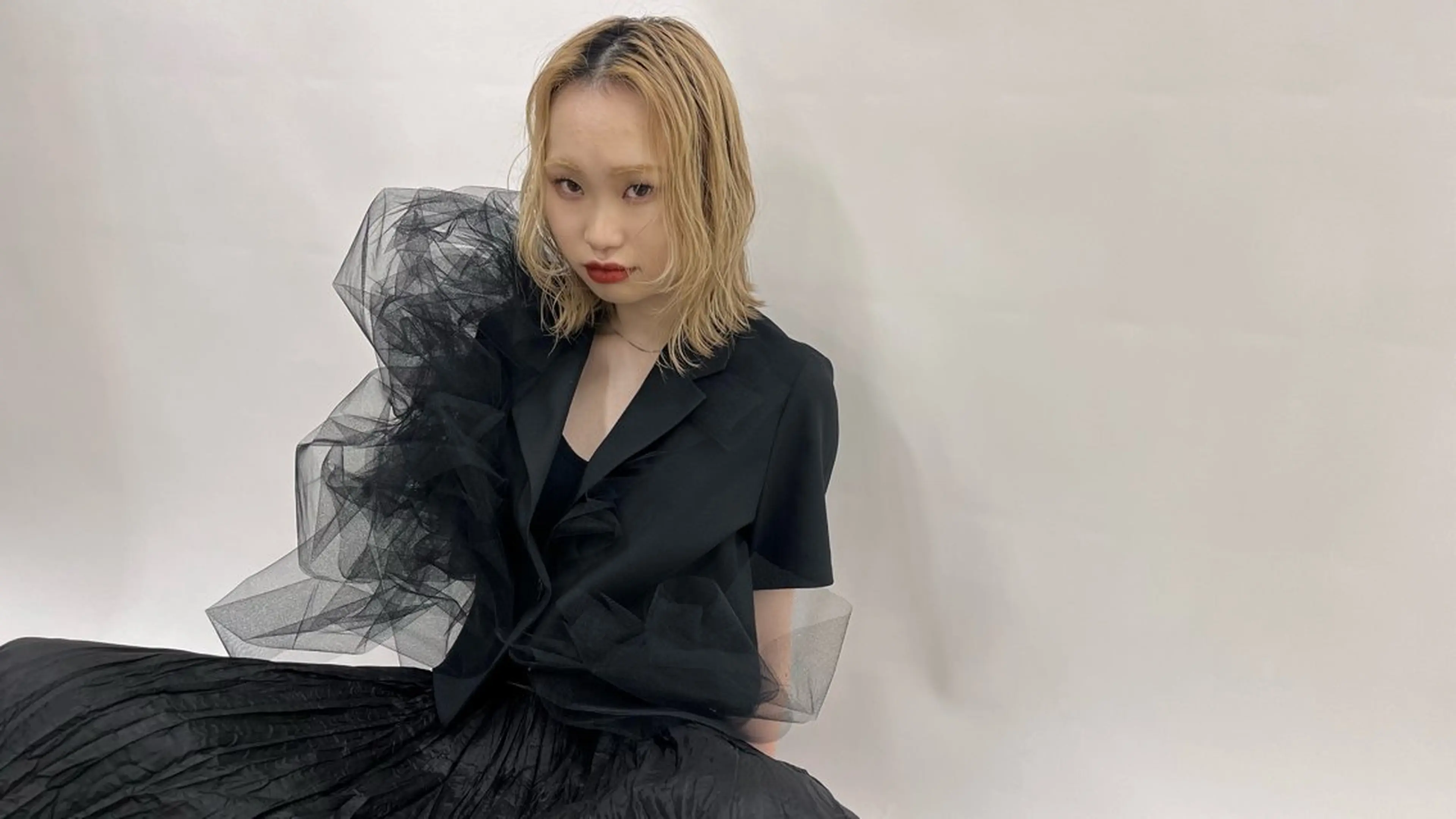 ショート 🦋ブリーチなしダブ ルカラー🌈MEGUのヘアスタイル