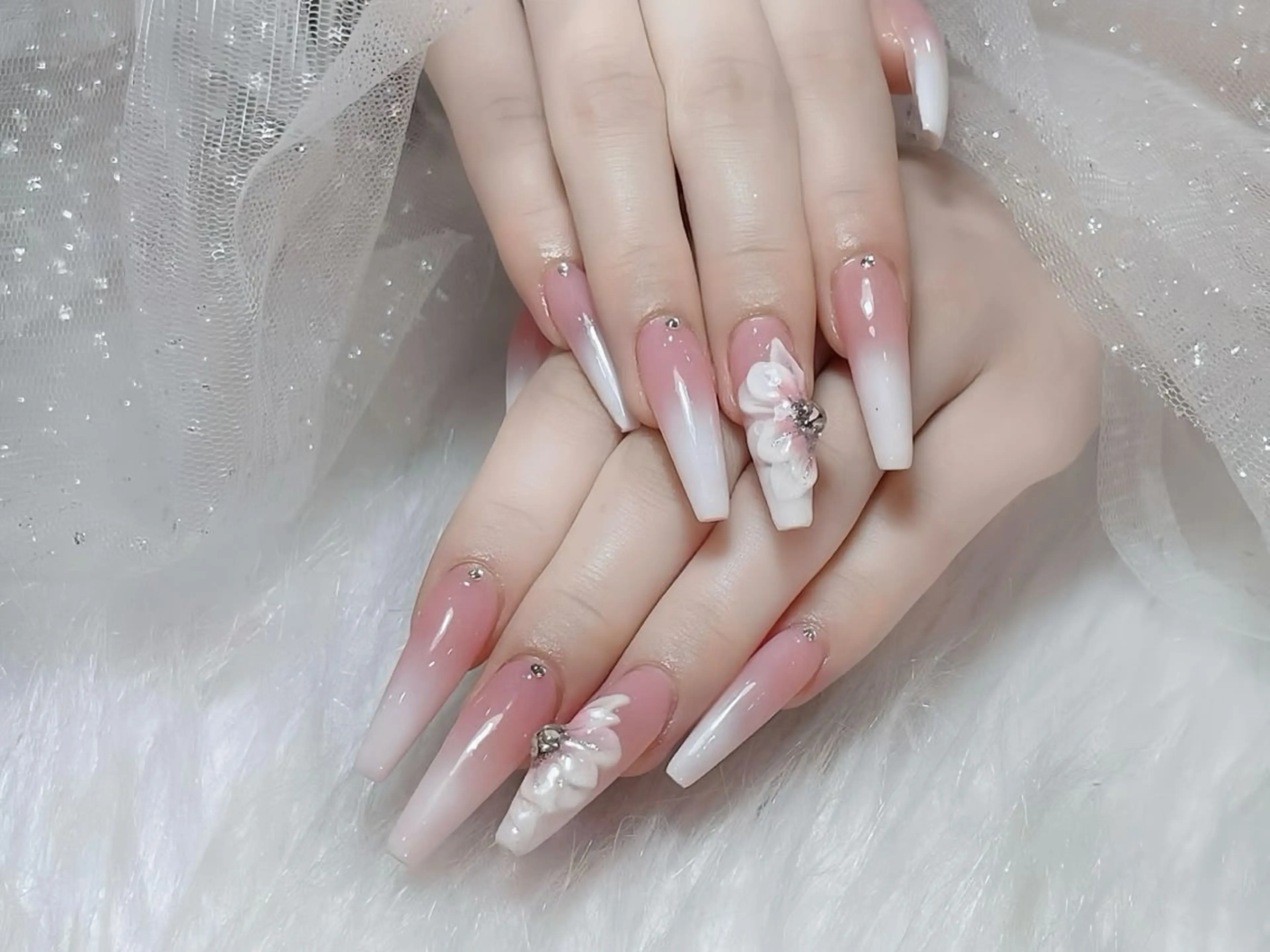 ネイル オーロラネイル ジェルネイル 韓国ネイル ロングネイル マグネットネイル ハンドネイル Rin Nail Shinokuboのネイルデザイン