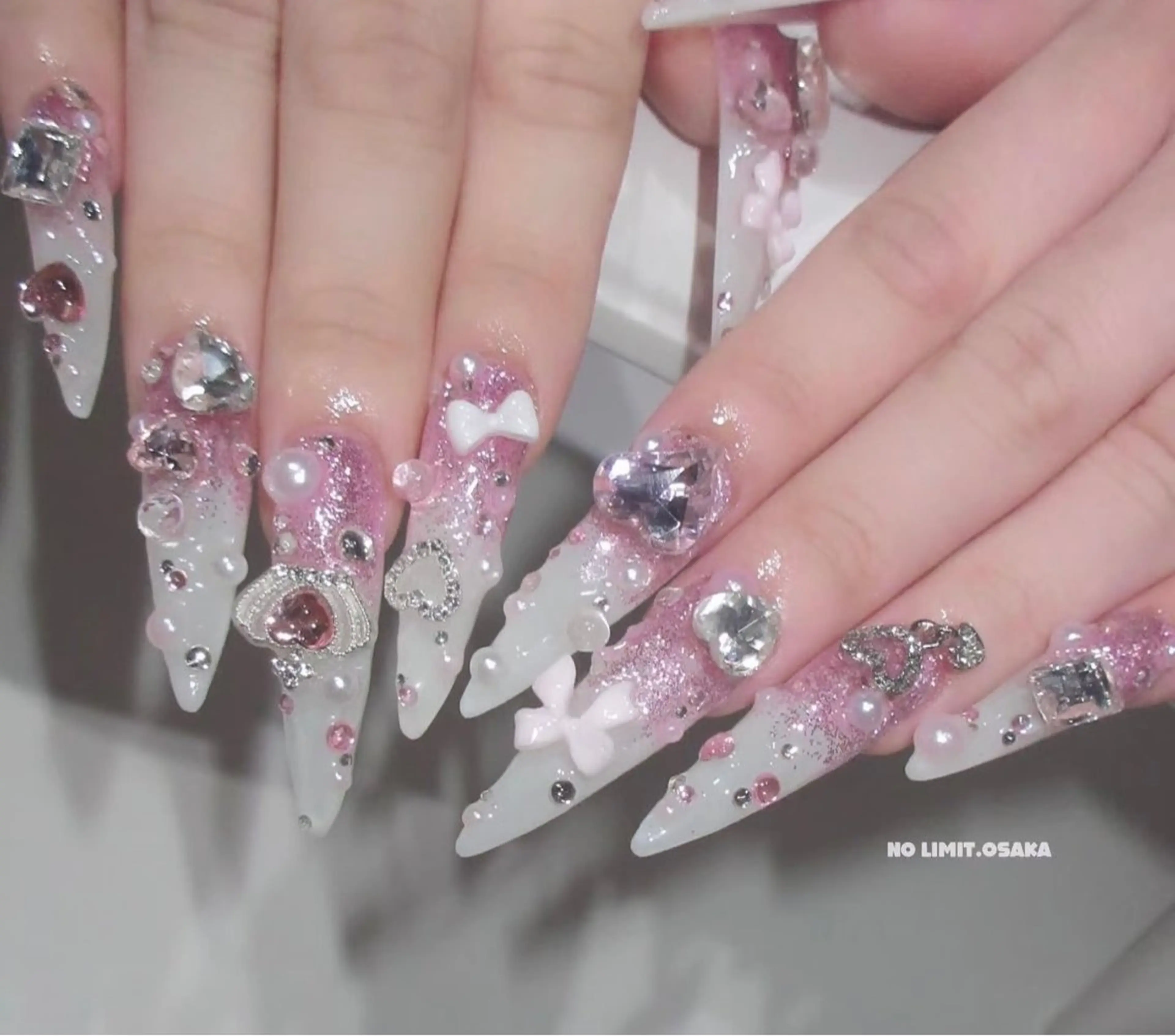 ネイル チークネイル フレンチネイル ジェルネイル ガーリー キラキラネイル ハンドネイル 高橋 雪のネイルデザイン