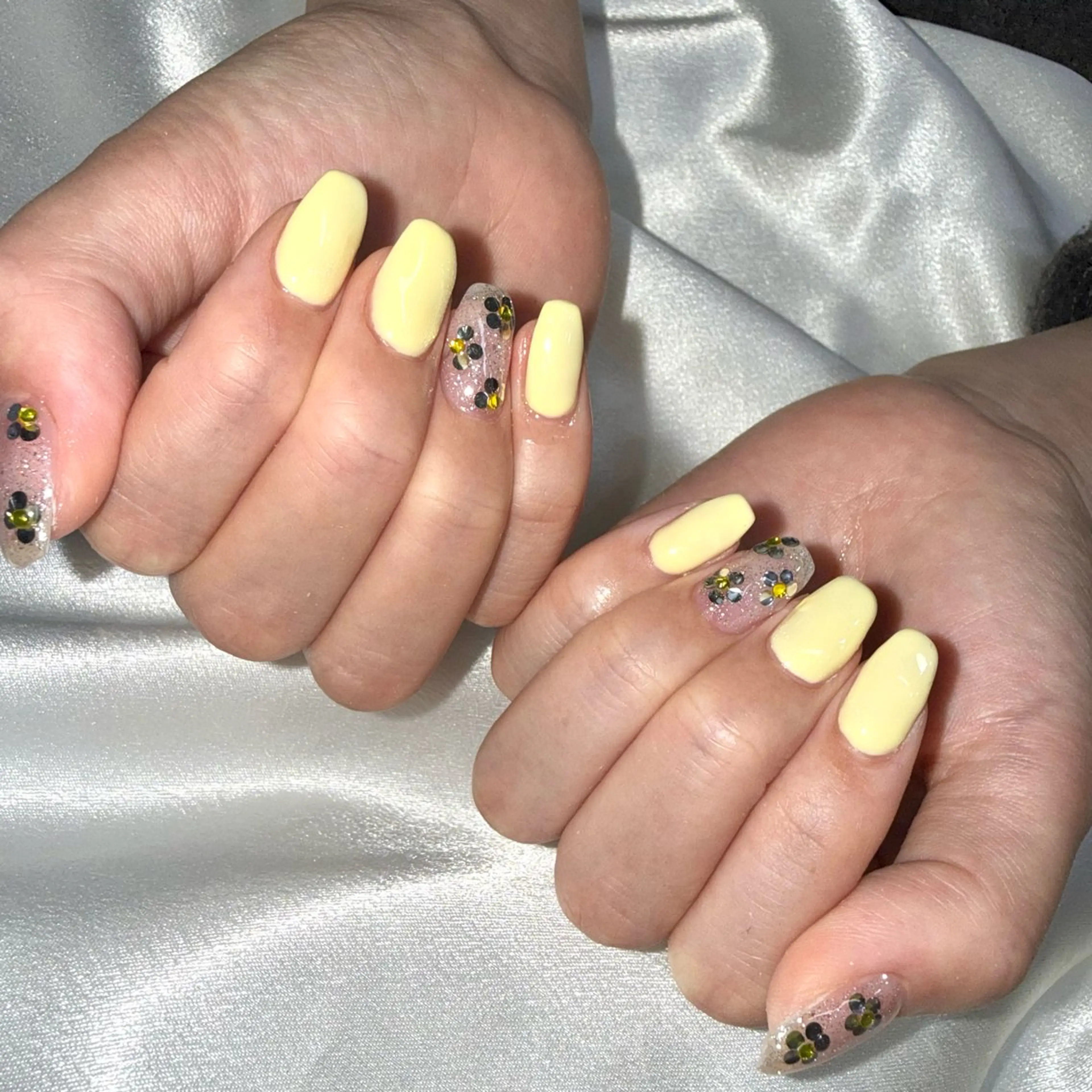 ネイル パステルネイル 黄色 ハンドネイル ★Rinail... .のネイルデザイン