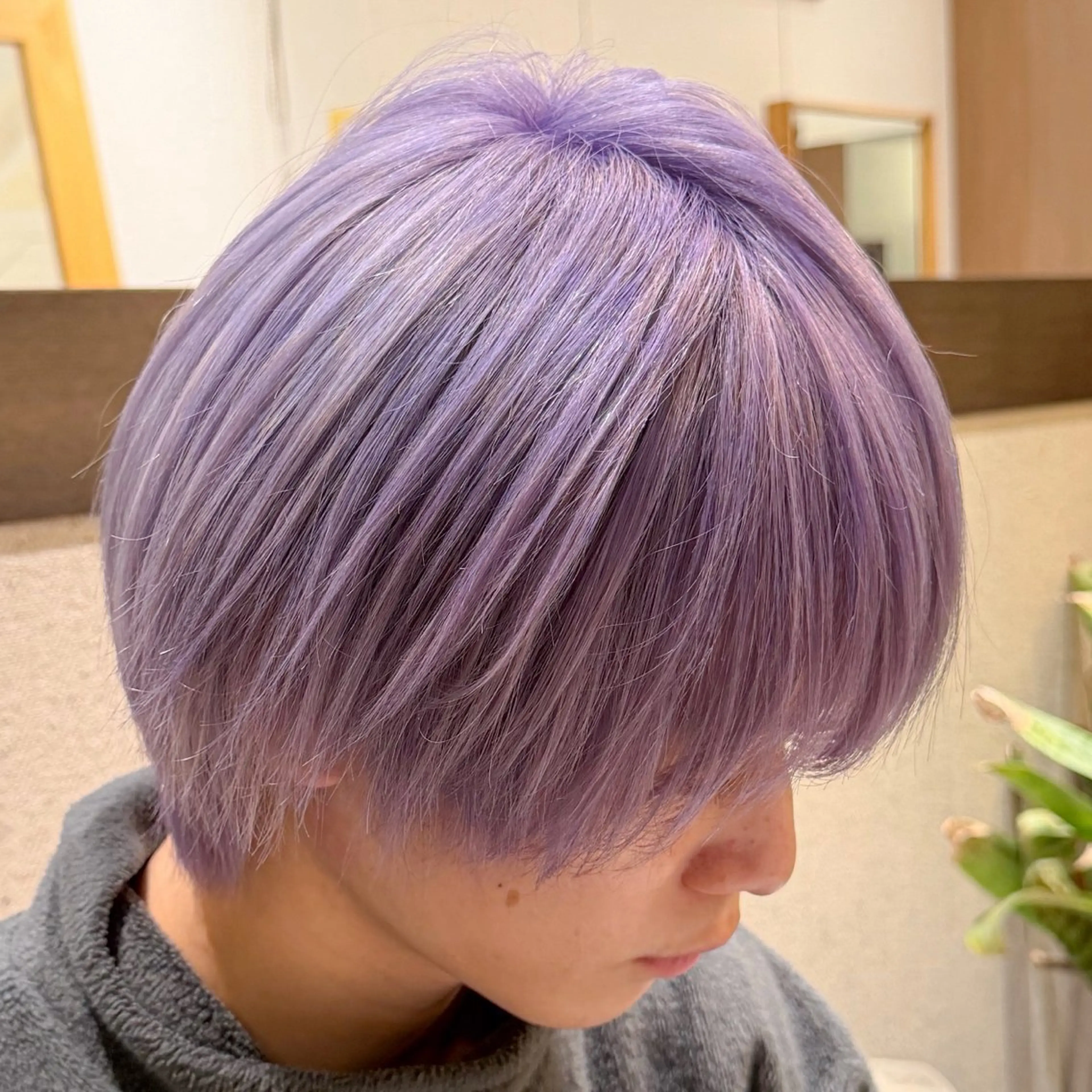 ミディアム カラー メンズ ラベンダーカラー ヘアカラー 吉田 新平のヘアスタイル
