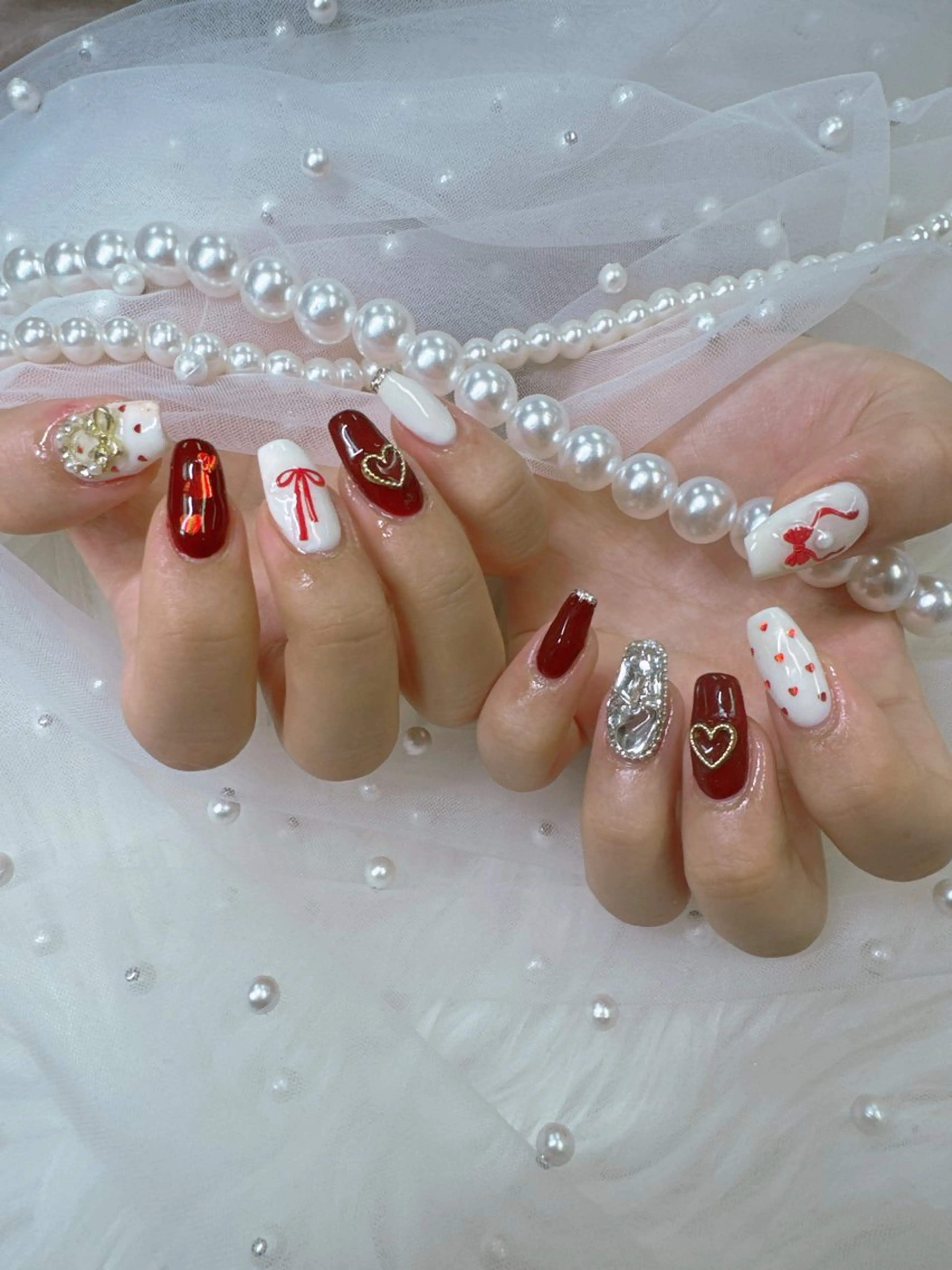 ネイル ボルドー ジェルネイル キラキラネイル ロングネイル マグネットネイル ハンドネイル Queeens nailのネイルデザイン