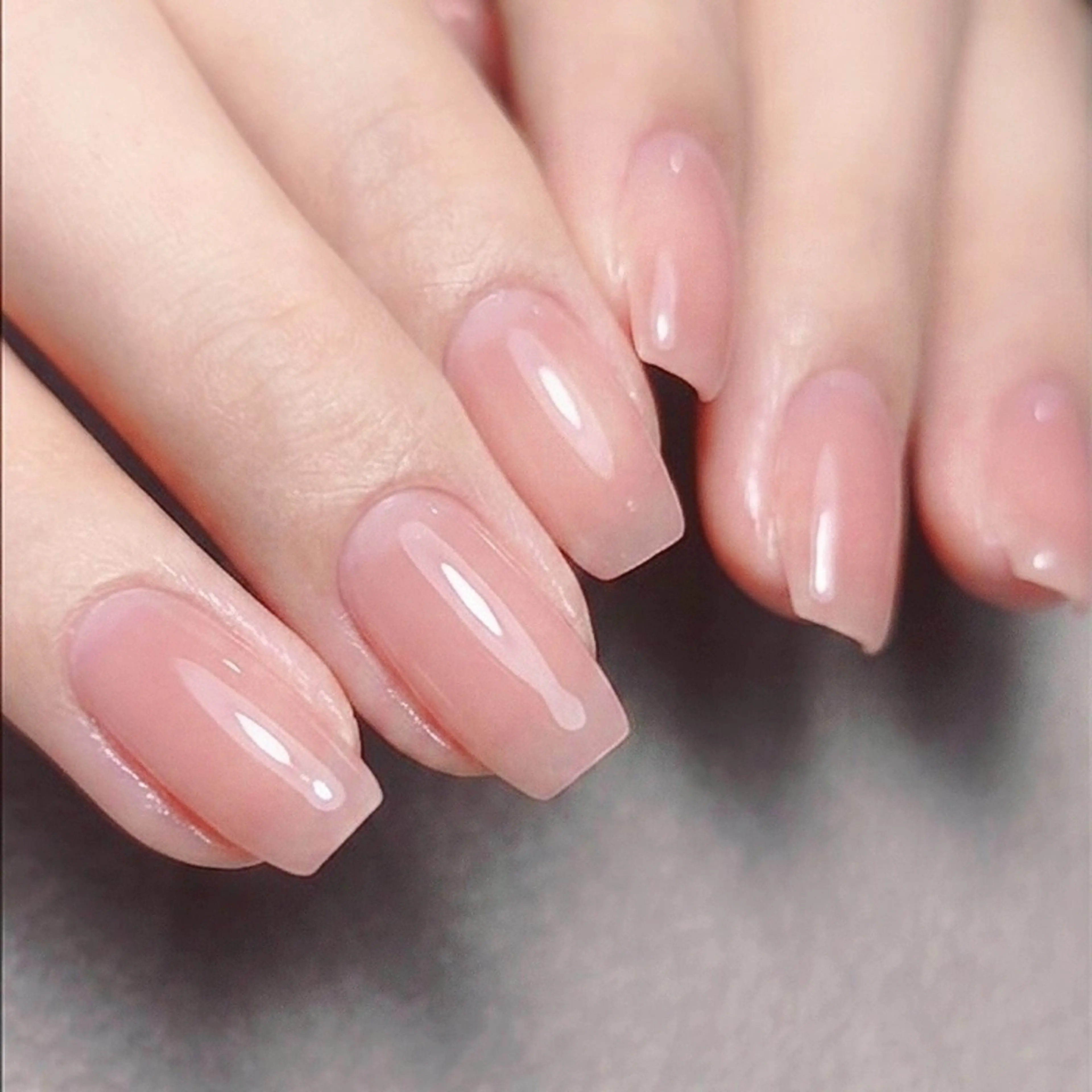 10本長さ出し込🍒スキンカラーネイルの写真