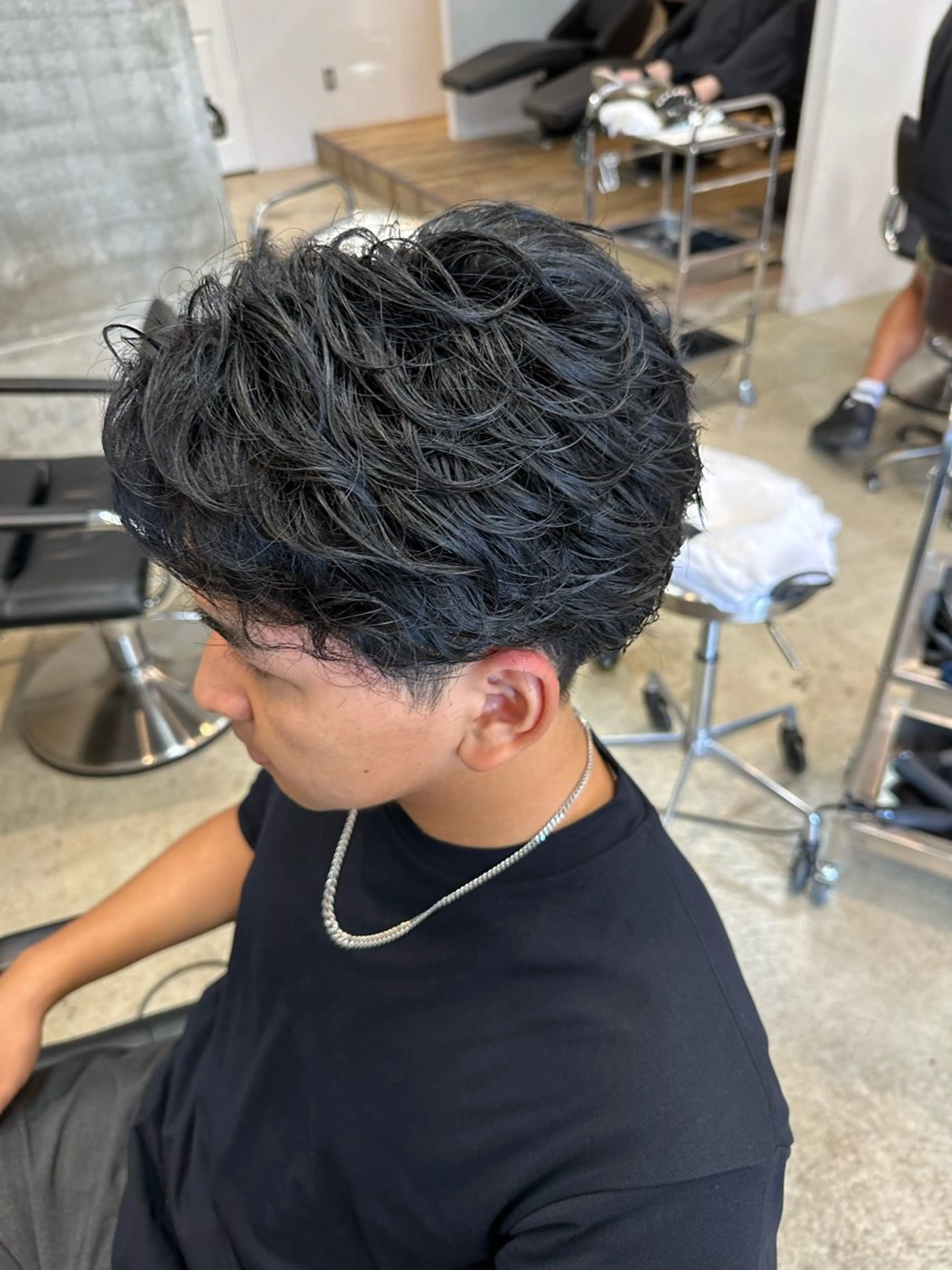 ショート パーマ メンズ 倉持 誠也　フェザーパーマのヘアスタイル