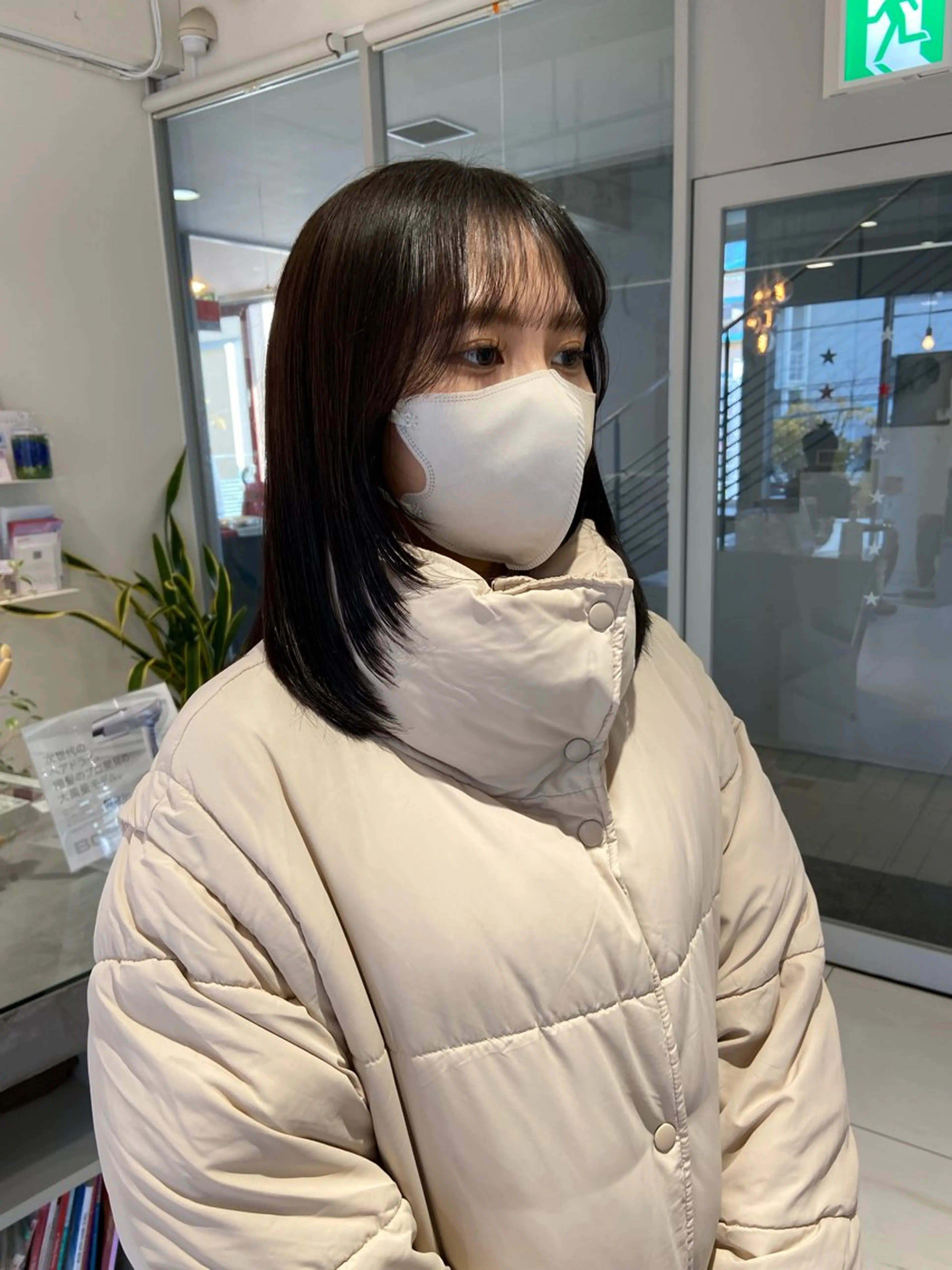 セミロング 顔まわりレイヤー 顔周りカット レイヤーカット カット 浅野 匠のヘアスタイル