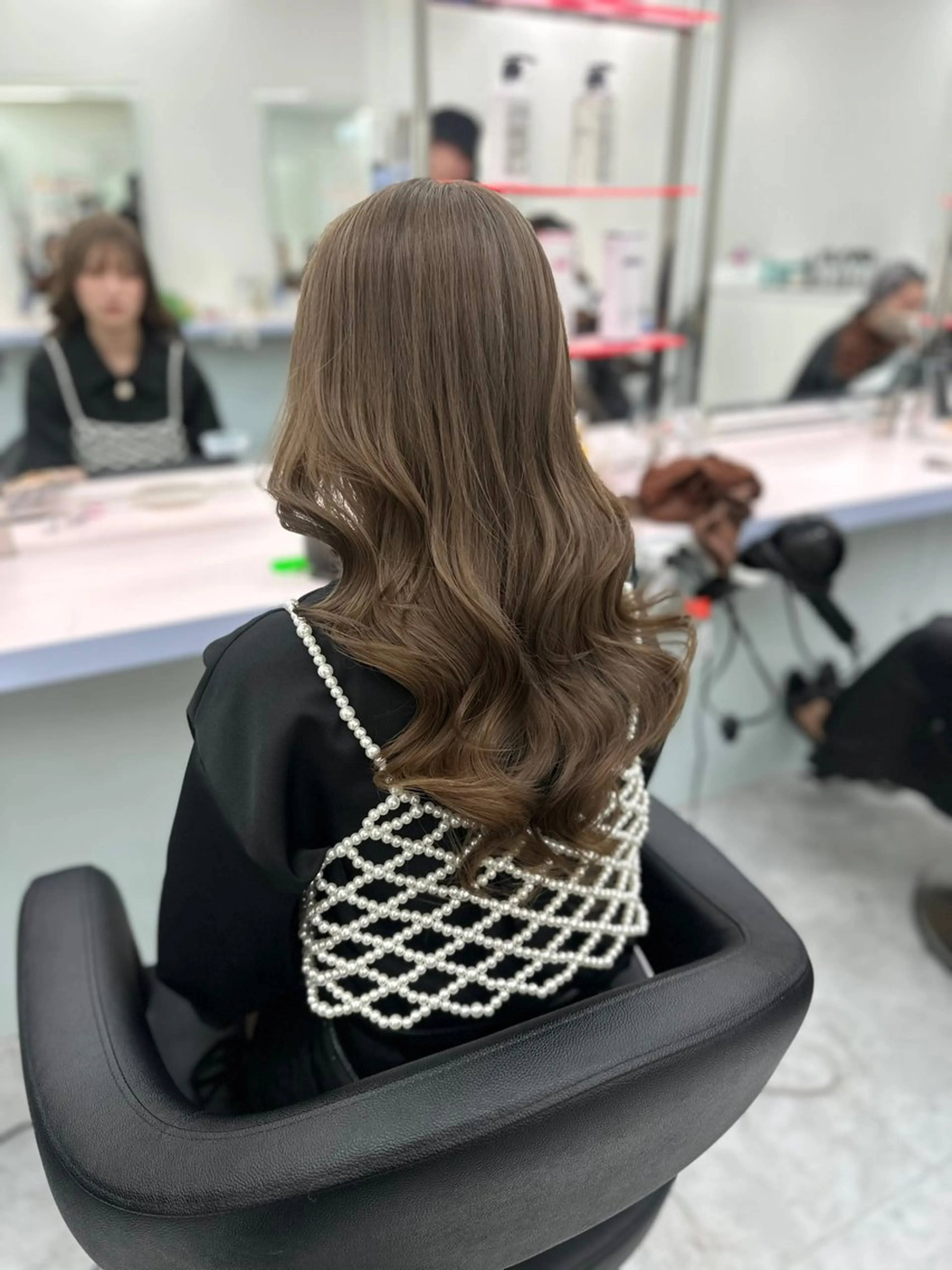 ミディアム カラー カット ヘアカラー ヘッドスパ 🫧ハイトーン🫧 ベージュ🫧徹哉のヘアスタイル