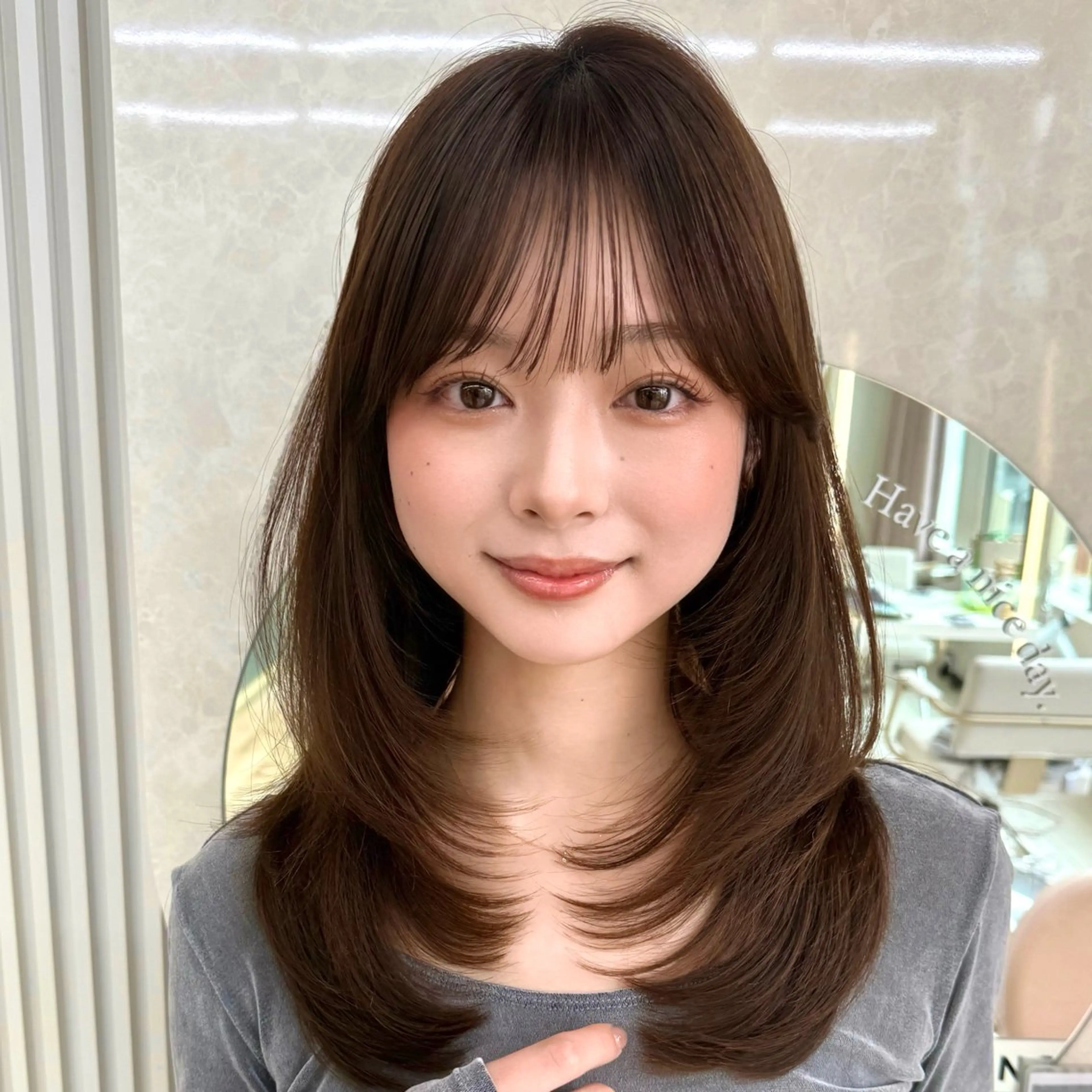 セミロング カラー 似合わせレイヤー/ 透明感カラーのヘアスタイル