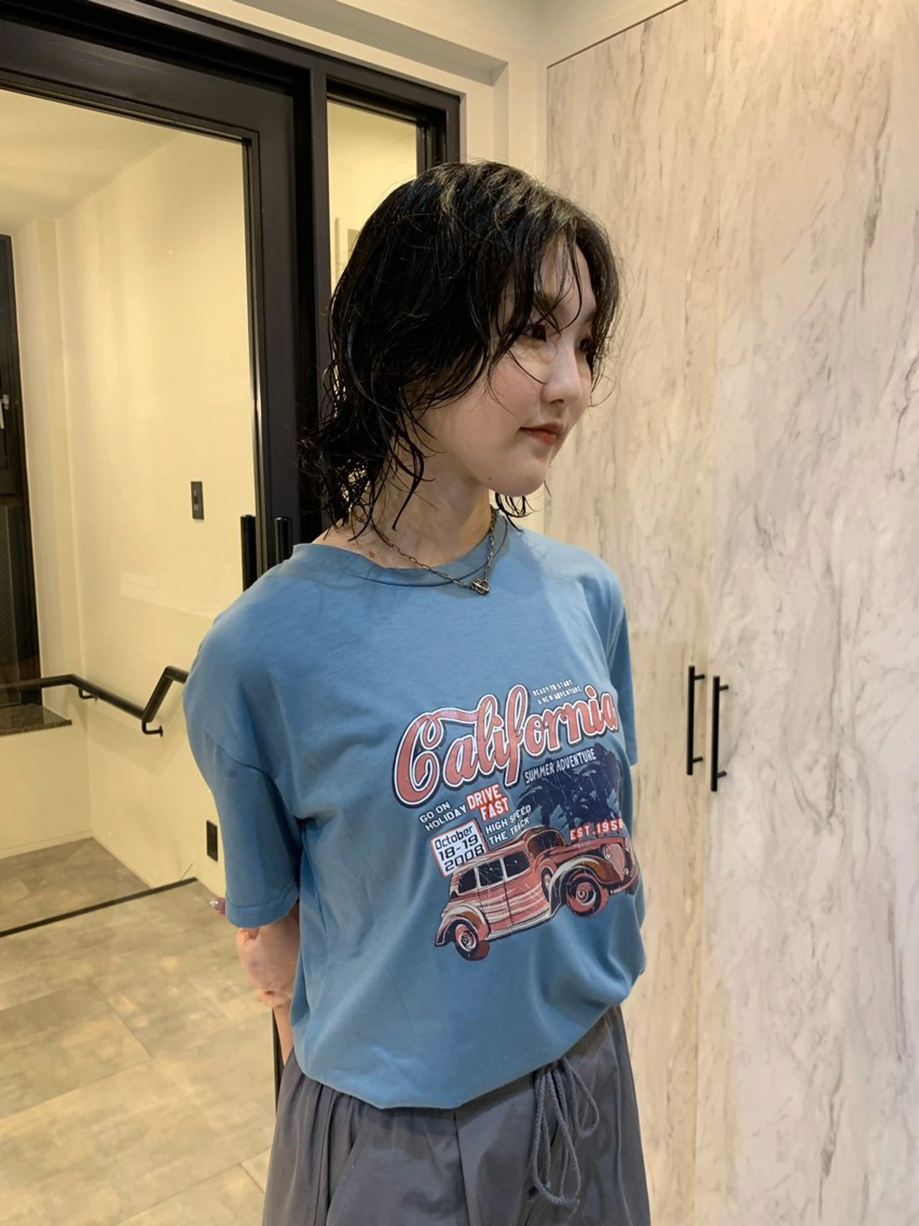 ミディアム カラー ミディアムパーマ 黒髪 レイヤーカット カット ヘアカラー トリートメント 落合希 Olivebeigeのヘアスタイル