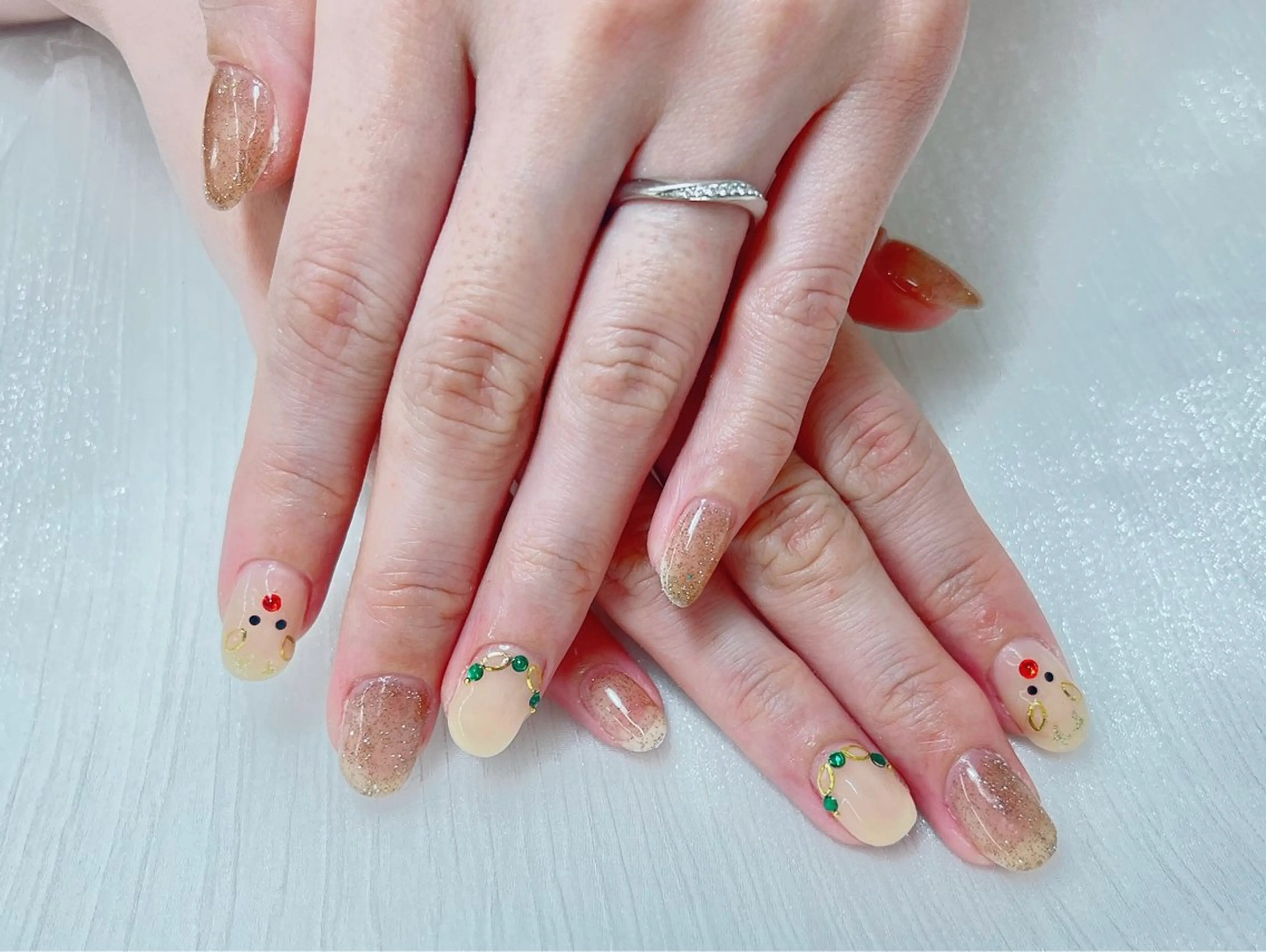 ネイル y‘s SALON所属・ト トのネイルデザイン