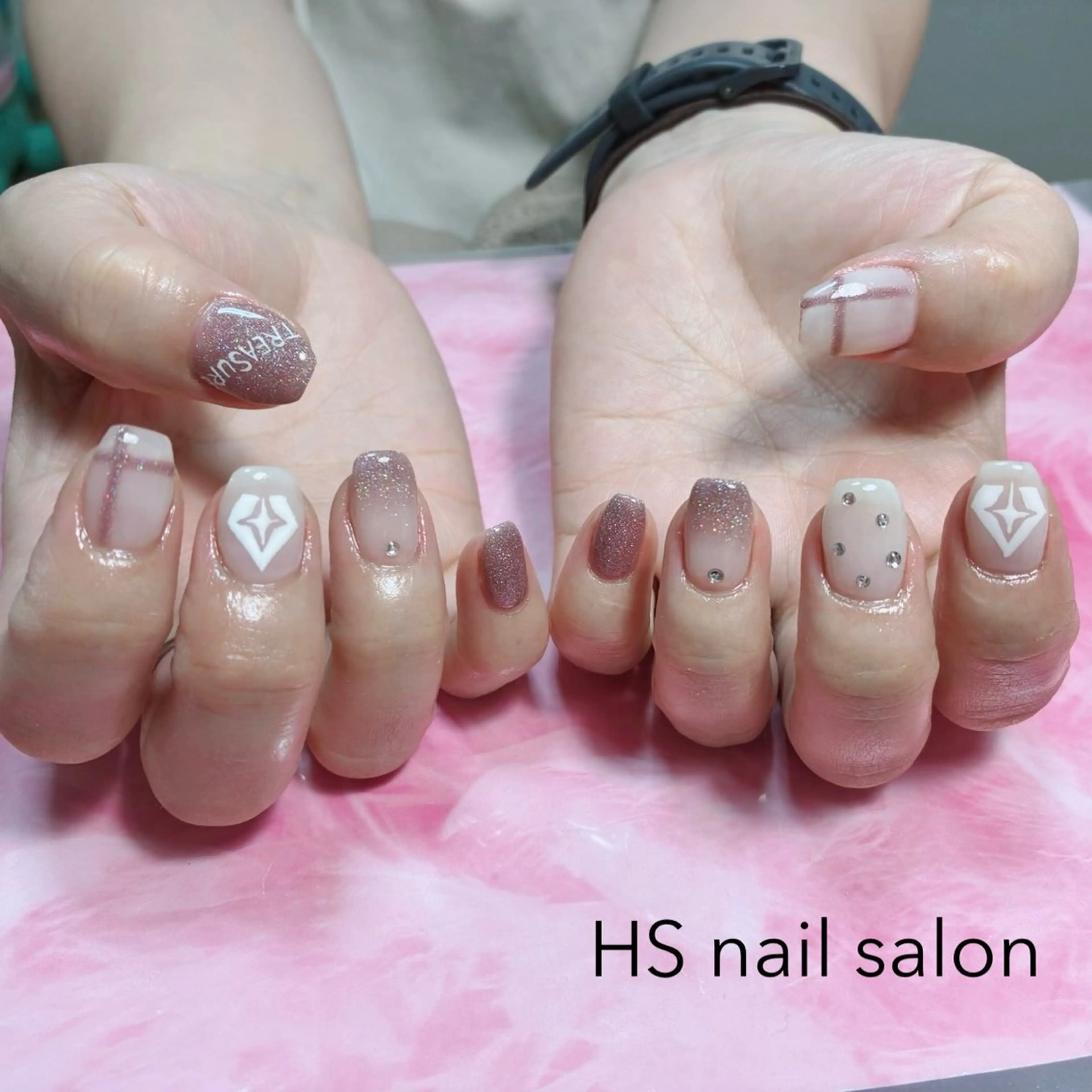 ミディアム ハンドネイル hs nail salonのネイルデザイン