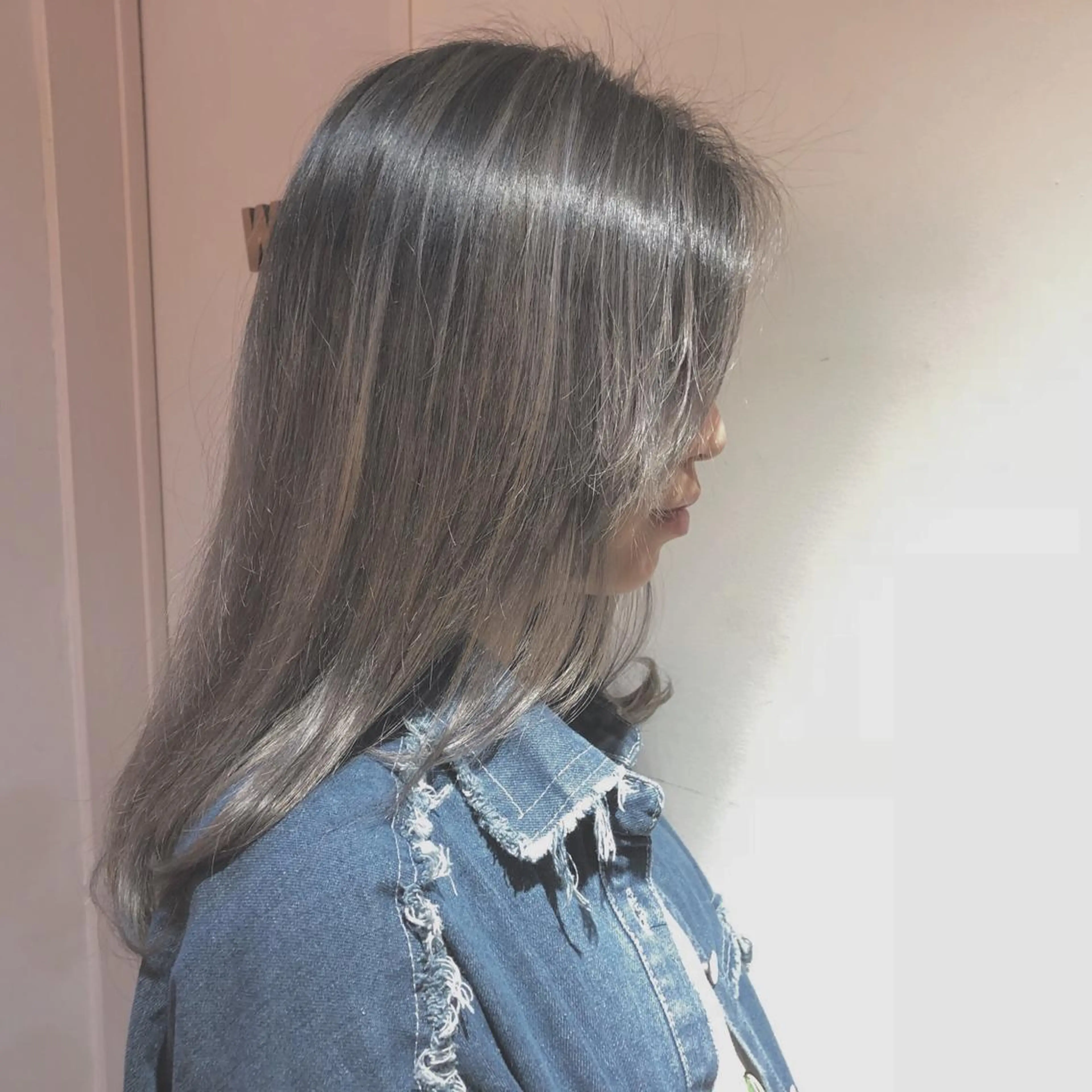 セミロング カラー 🌸ハイトーン 新田 廉 🌸のヘアスタイル