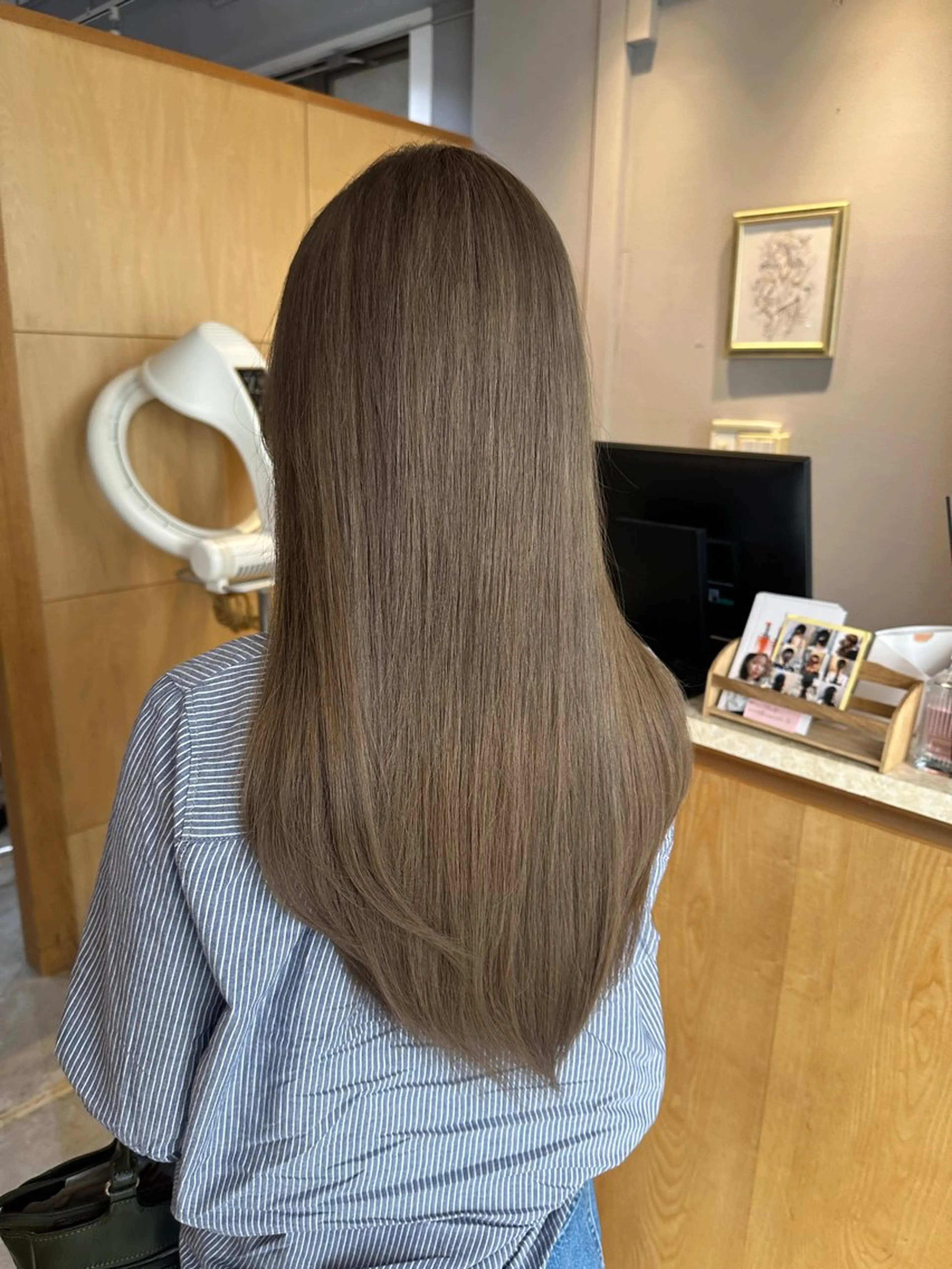 ミディアム カット ヘアカラー トリートメント miloc MOMOKAのヘアスタイル