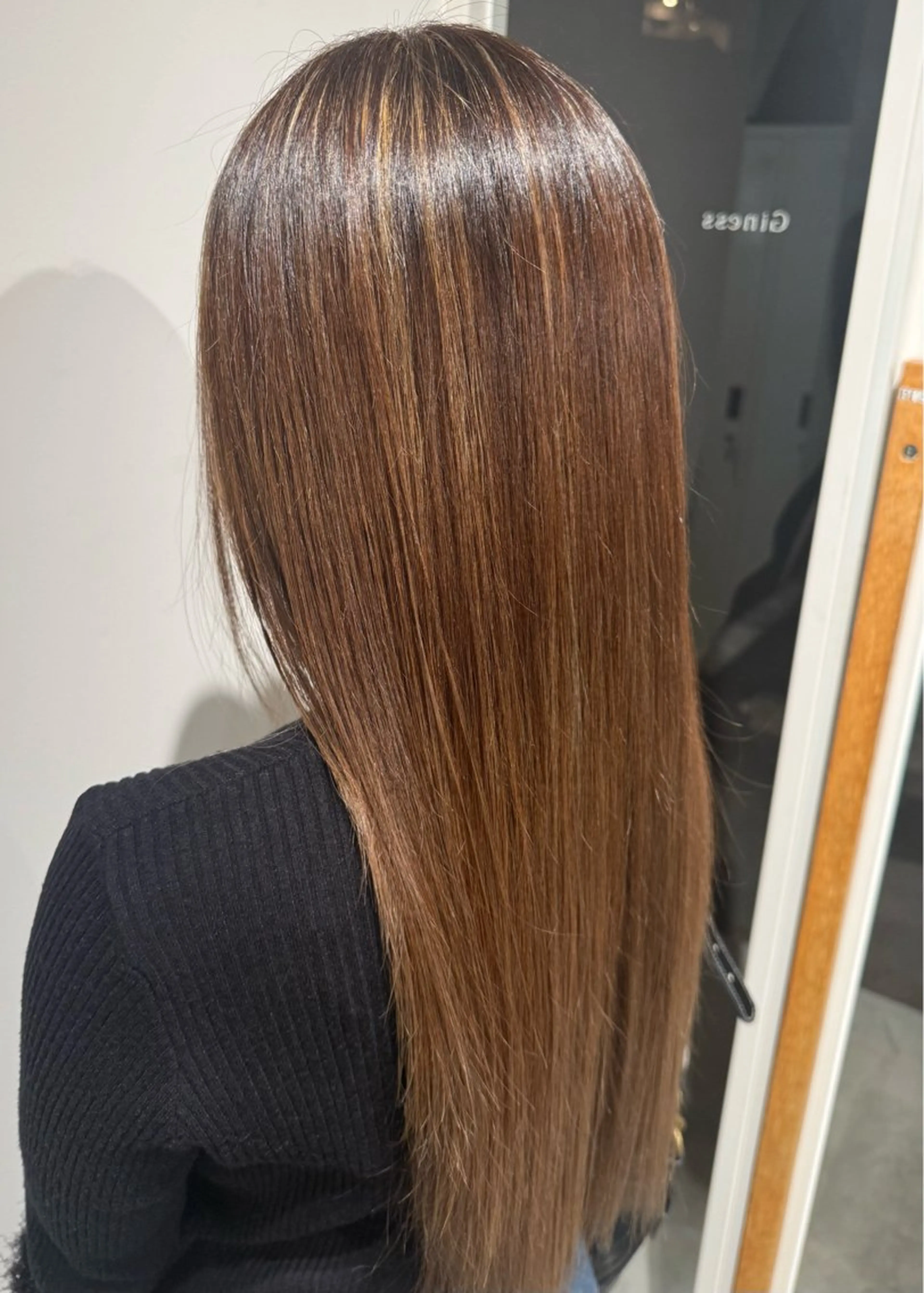 ロング ヘアカラー 井手上 陽菜のヘアスタイル
