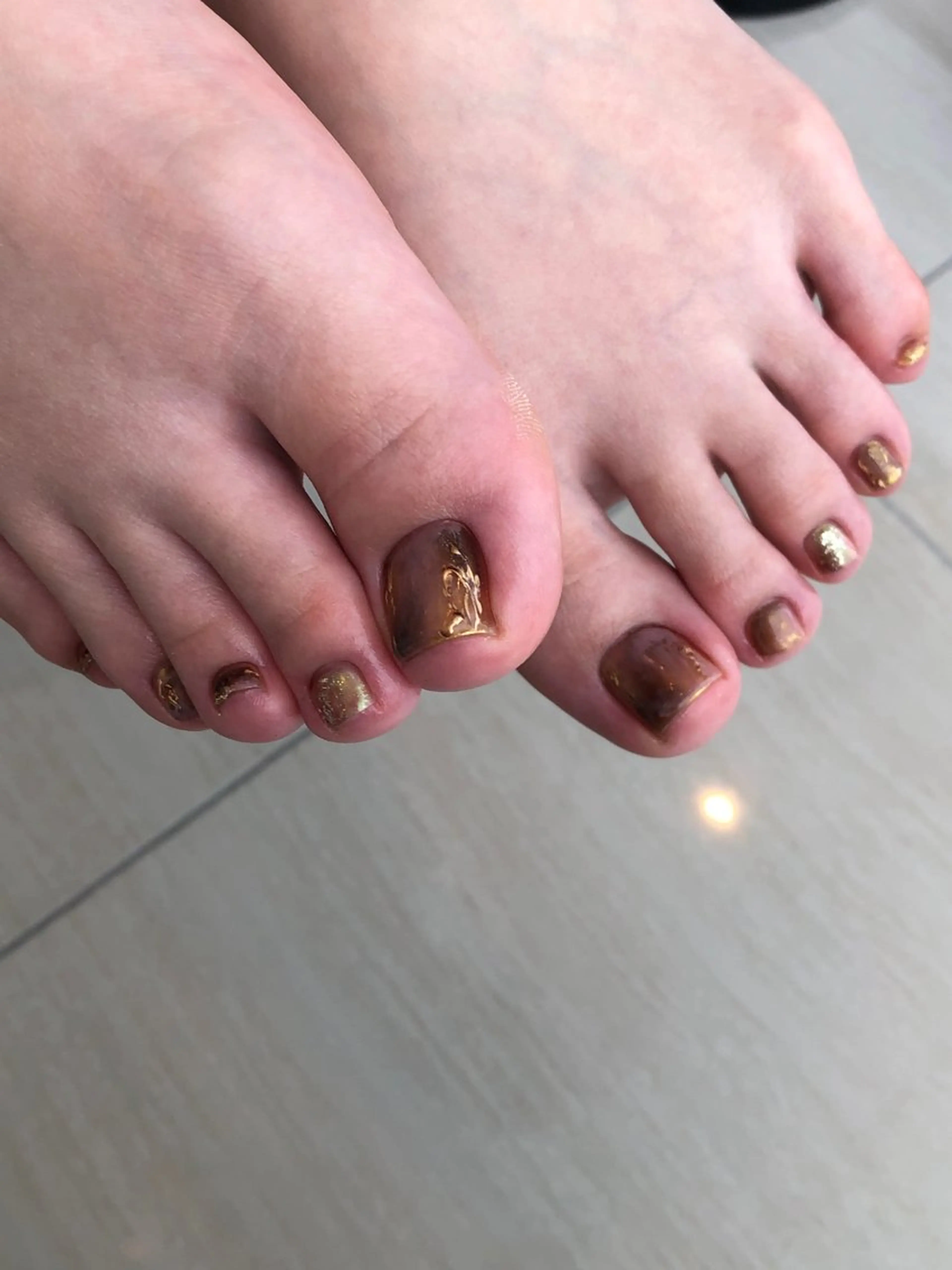 ネイル フットネイル ニュアンスネイル hiyori🫧 mieuxのネイルデザイン