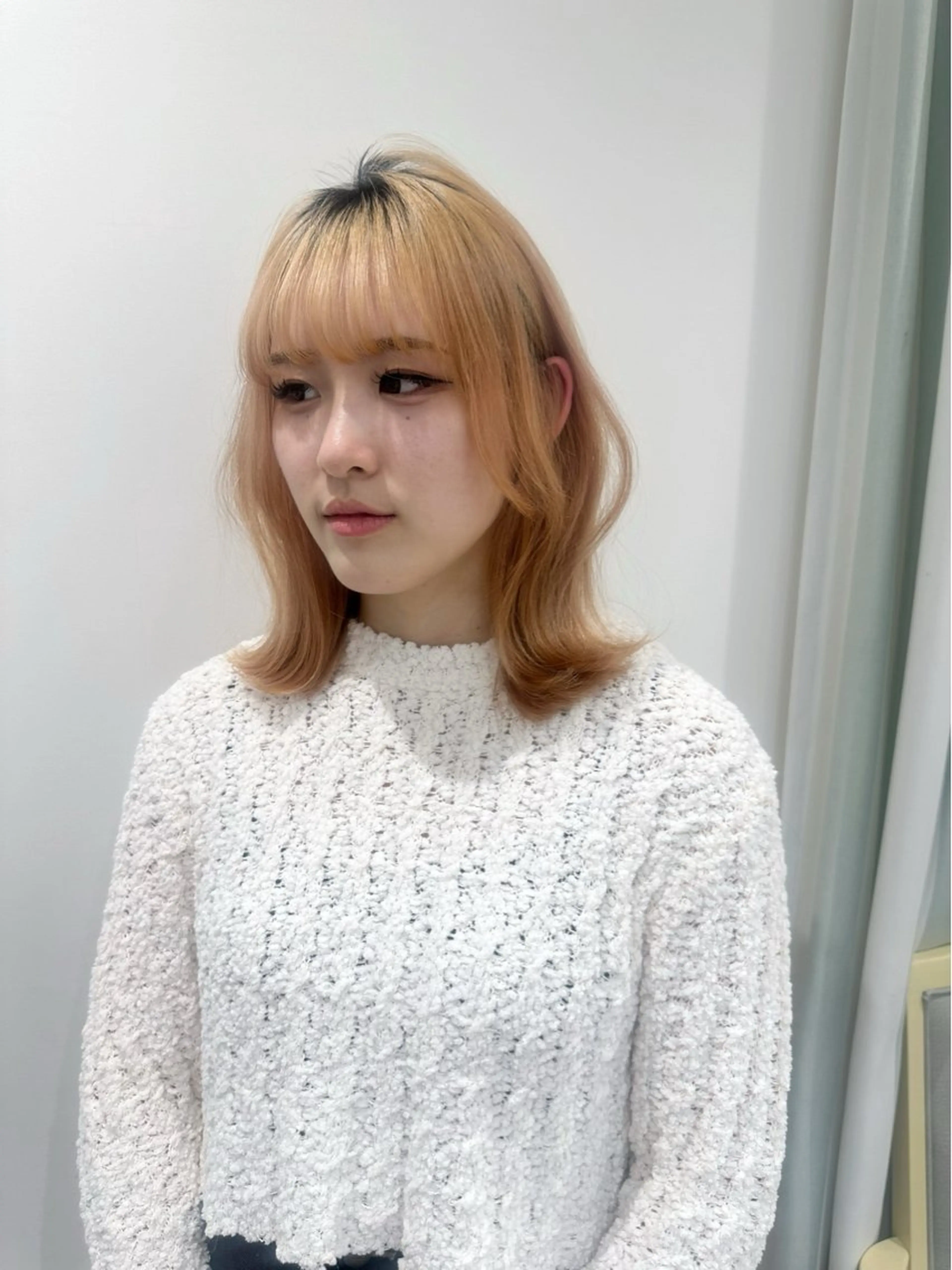 ミディアム 小顔レイヤー/ ベージュ🤍Rieのヘアスタイル