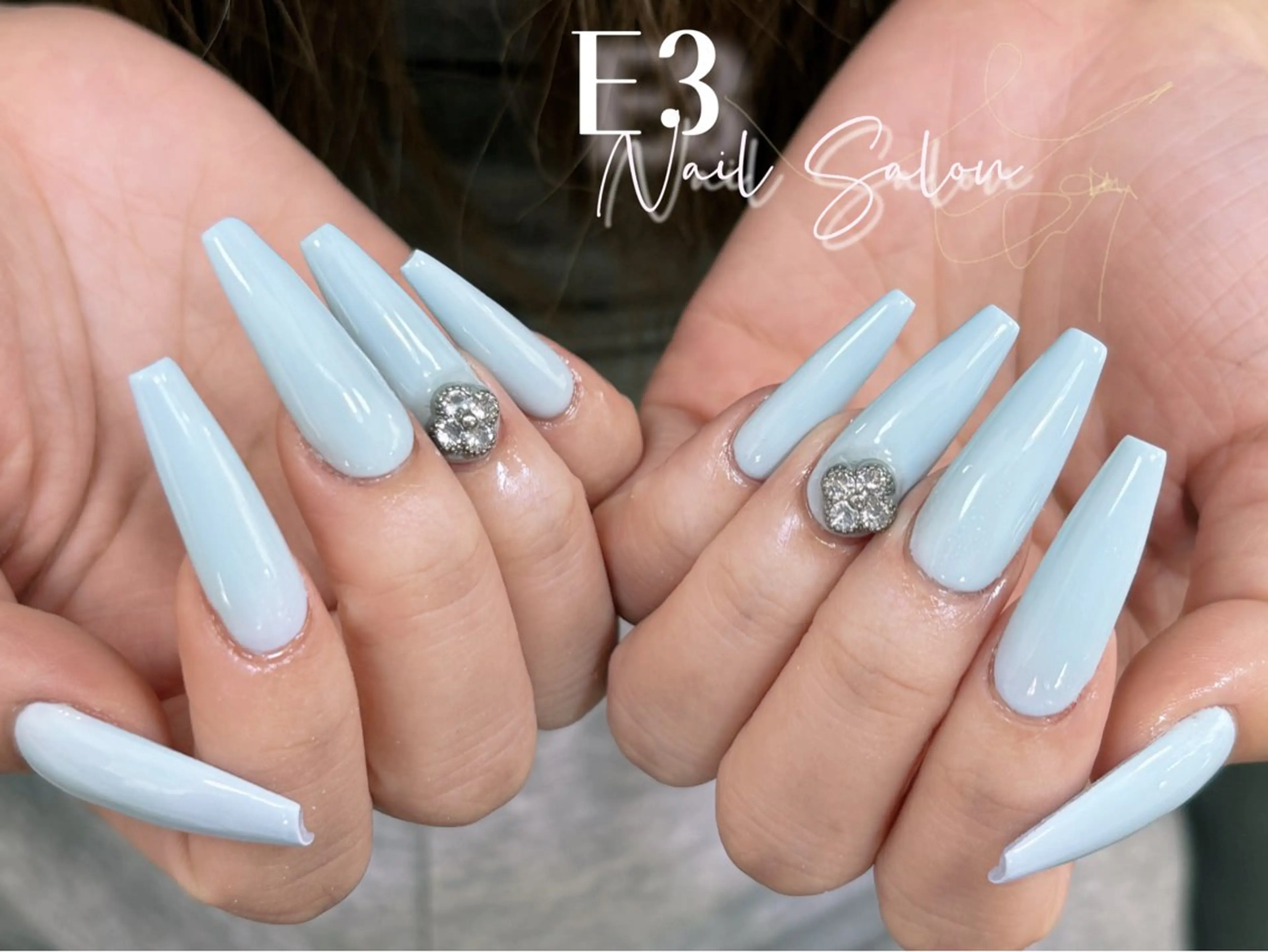 ネイル フレンチネイル ジェルネイル ガラスフレンチ グラデーション キラキラネイル ハンドネイル E3 Nail Salonのネイルデザイン