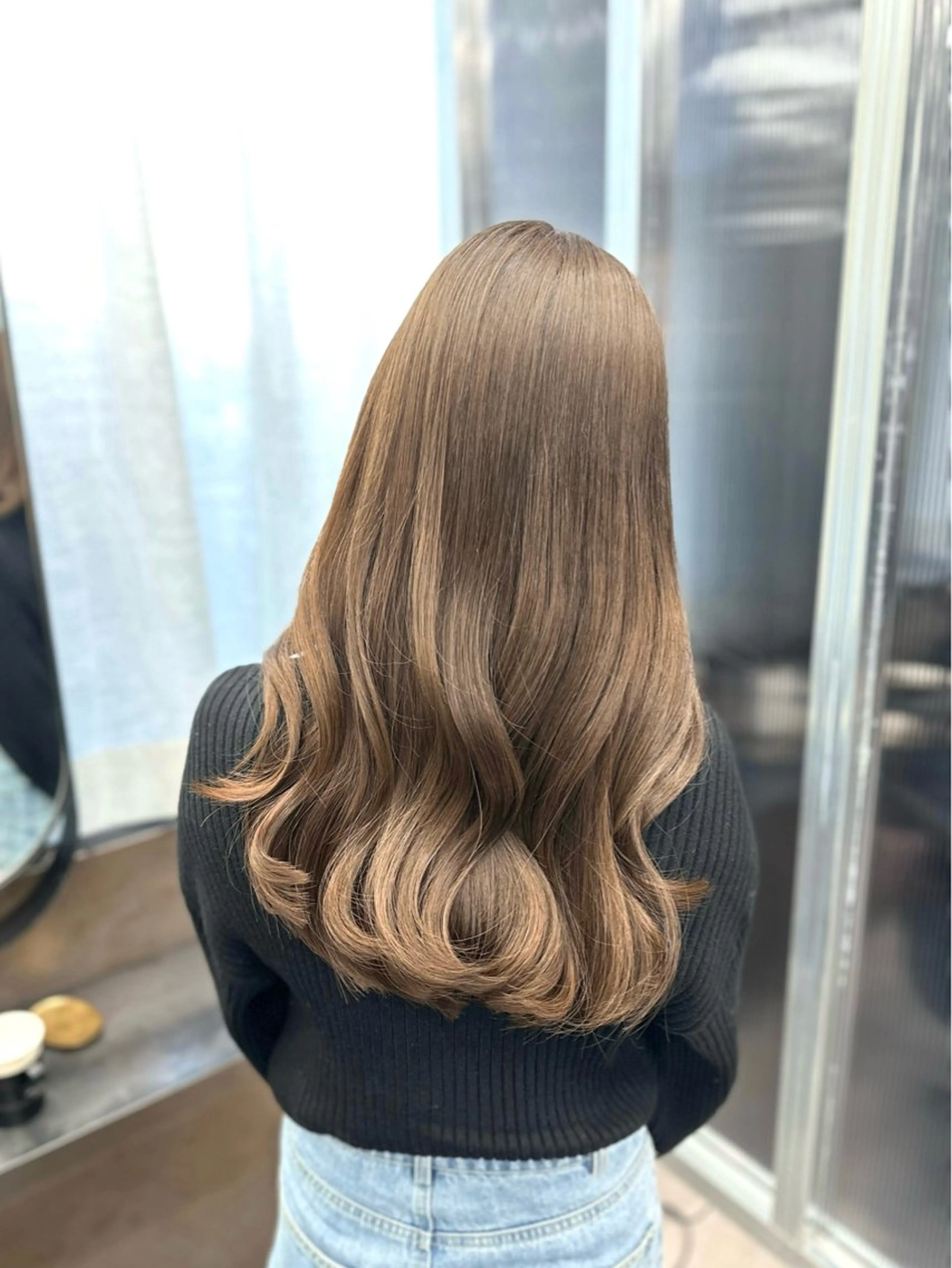 ロング カラー ヘアアレンジ ベージュカラー ブリーチ 透明感カラー ヘーゼル ブリーチなしカラー ヘアカラー 新宿⌇韓国風ヘア ⌇透明感カラーのヘアスタイル