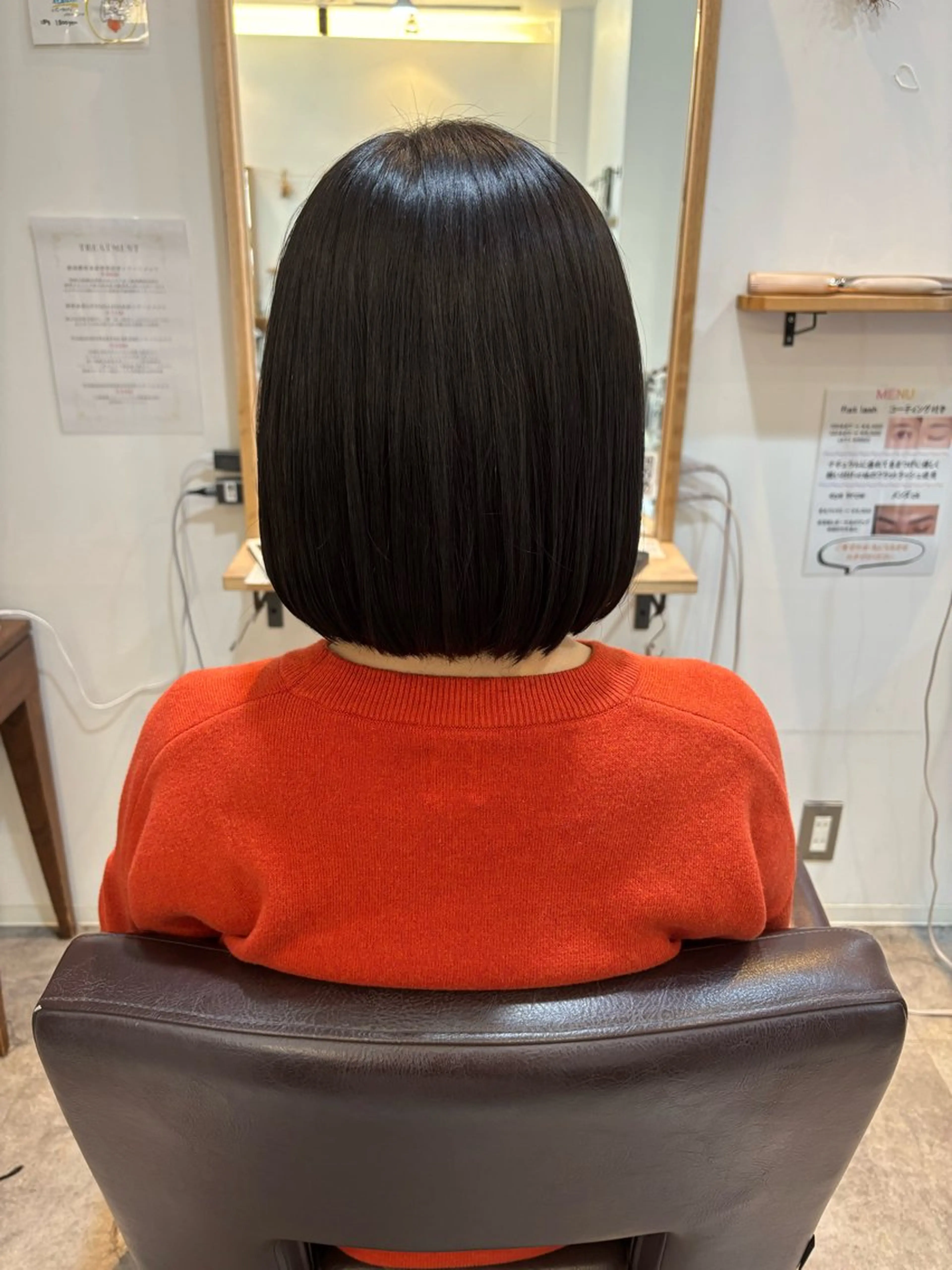 ミディアム ボブ 顔周りカット 髪質改善 レイヤーカット 小顔カット カット ヘアカラー RISE SWELL 江坂momoneのヘアスタイル