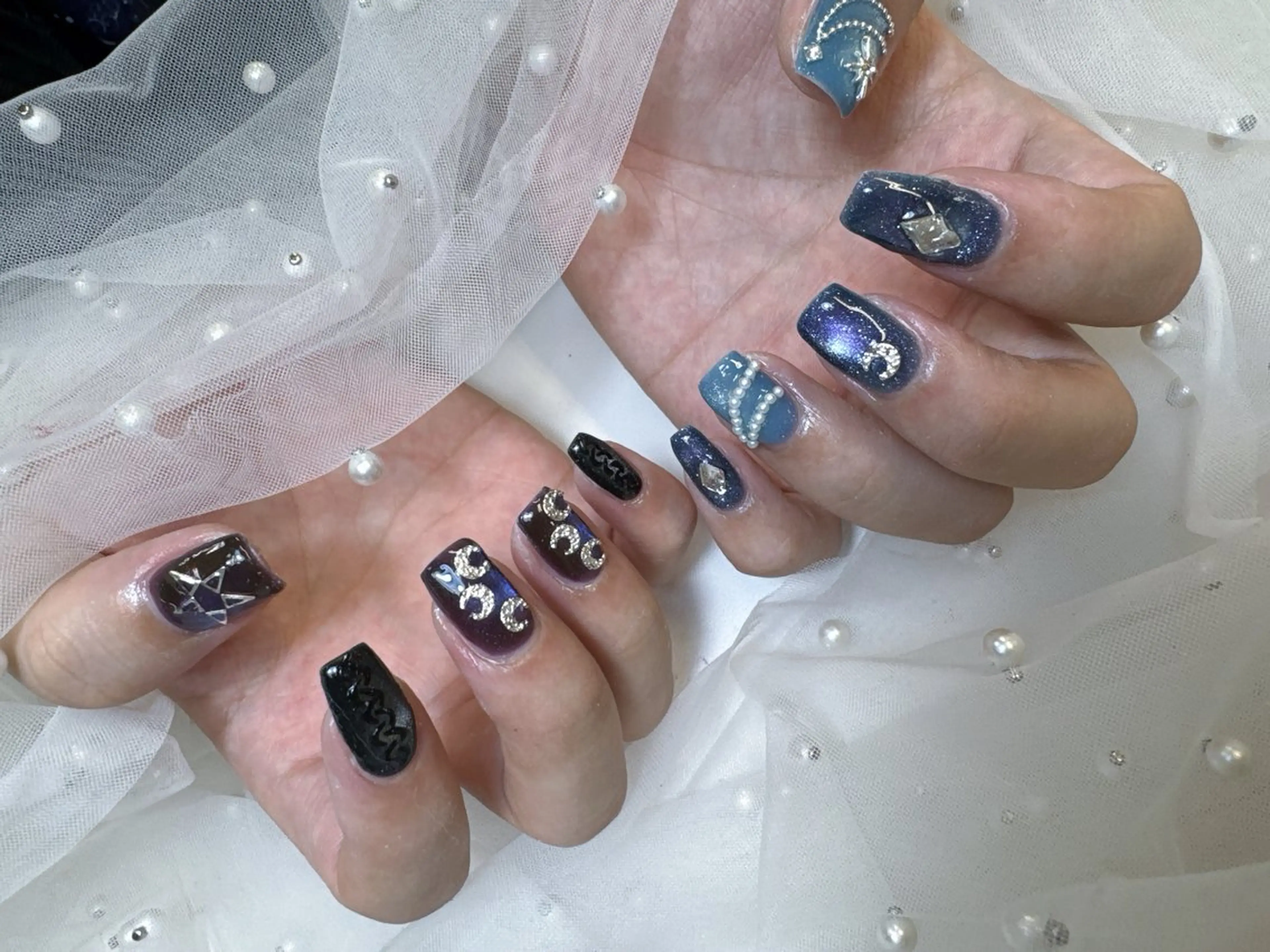 ネイル 成人式 フレンチネイル ジェルネイル ガラスフレンチ キラキラネイル ハンドネイル Queeens nailのネイルデザイン