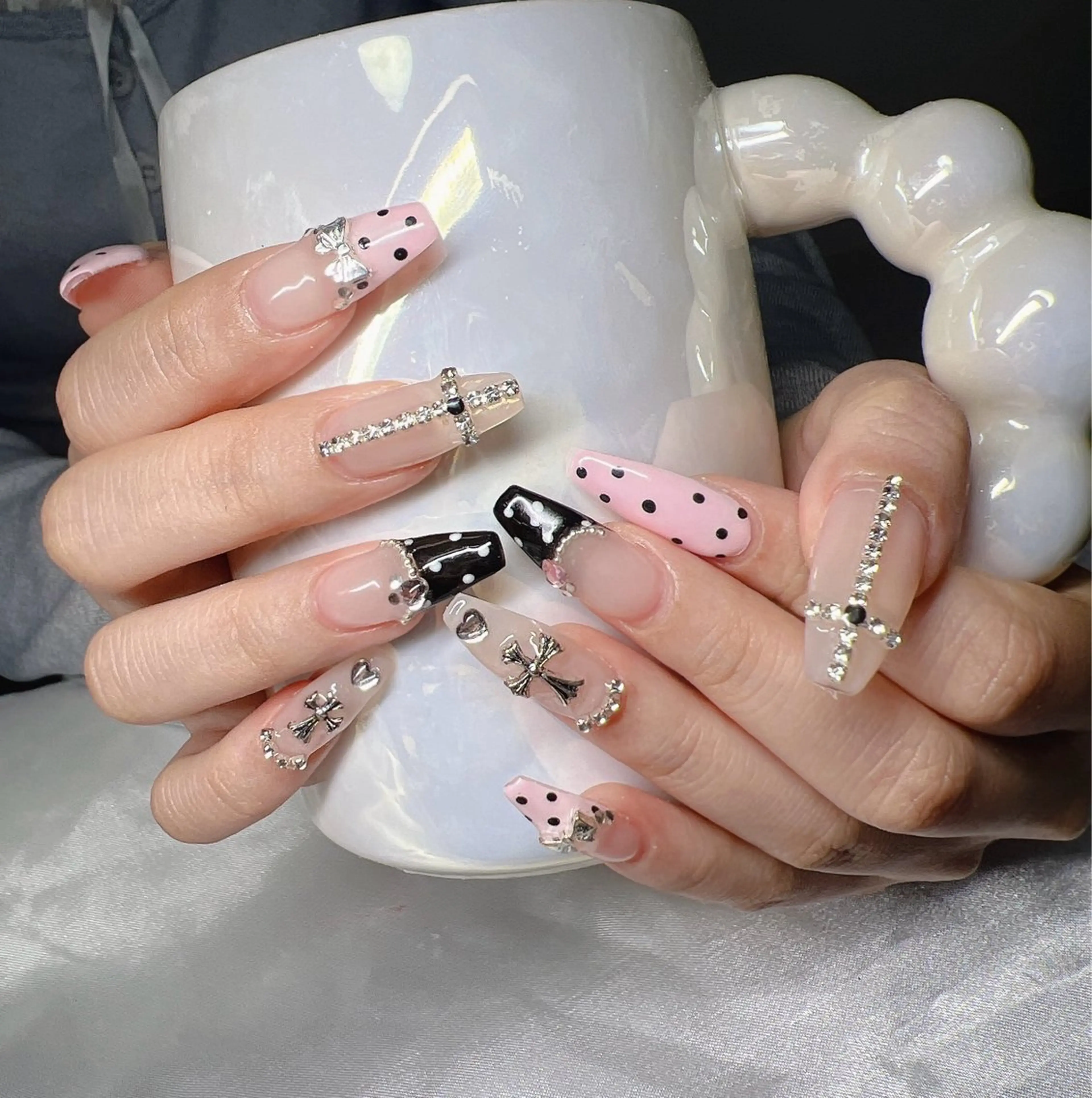 ネイル 長さ出し グラデーション 卒業式 キラキラネイル マグネットネイル ハンドネイル Lee Nailsのネイルデザイン