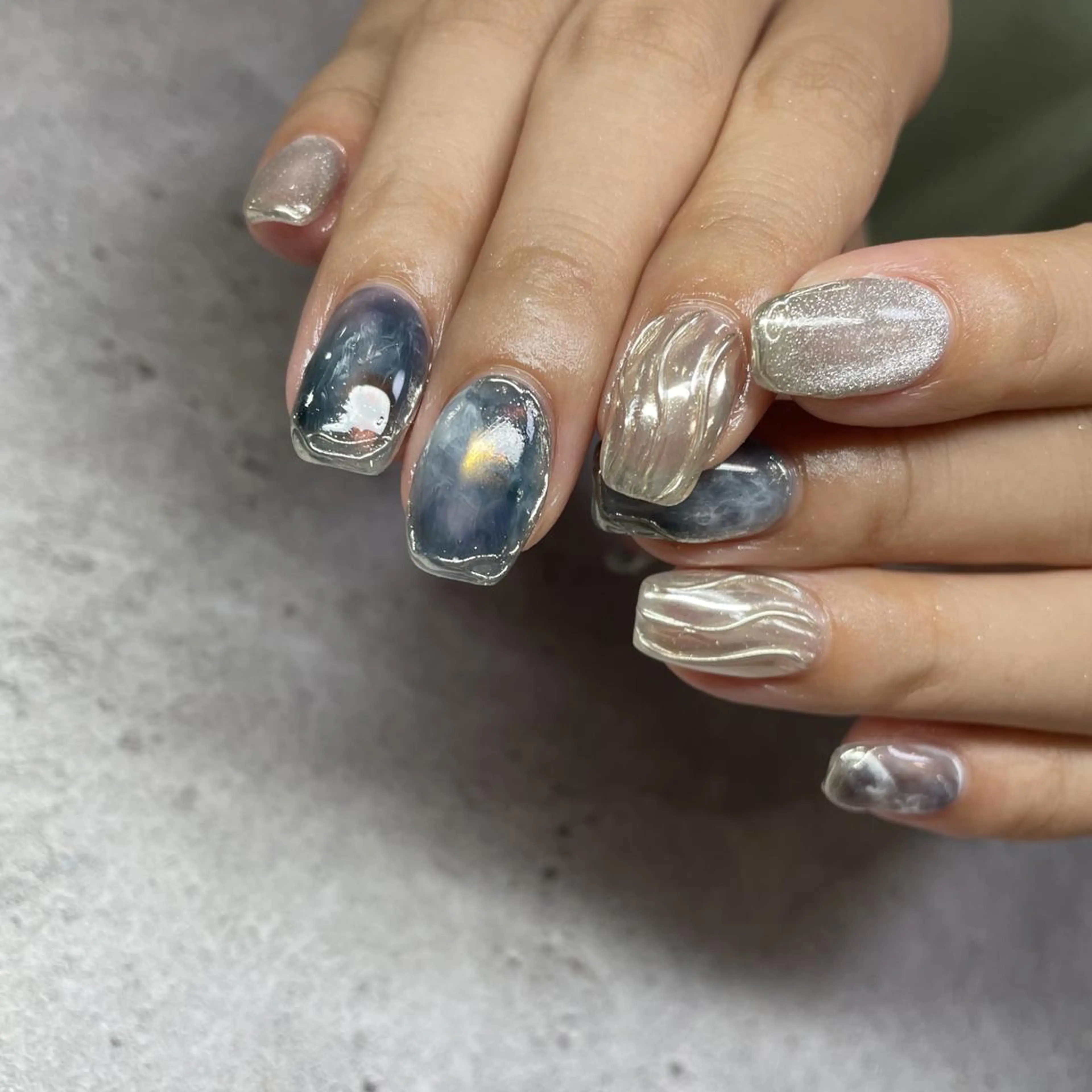 ネイル 🫧aku🫧 自由が丘／フィルインのネイルデザイン