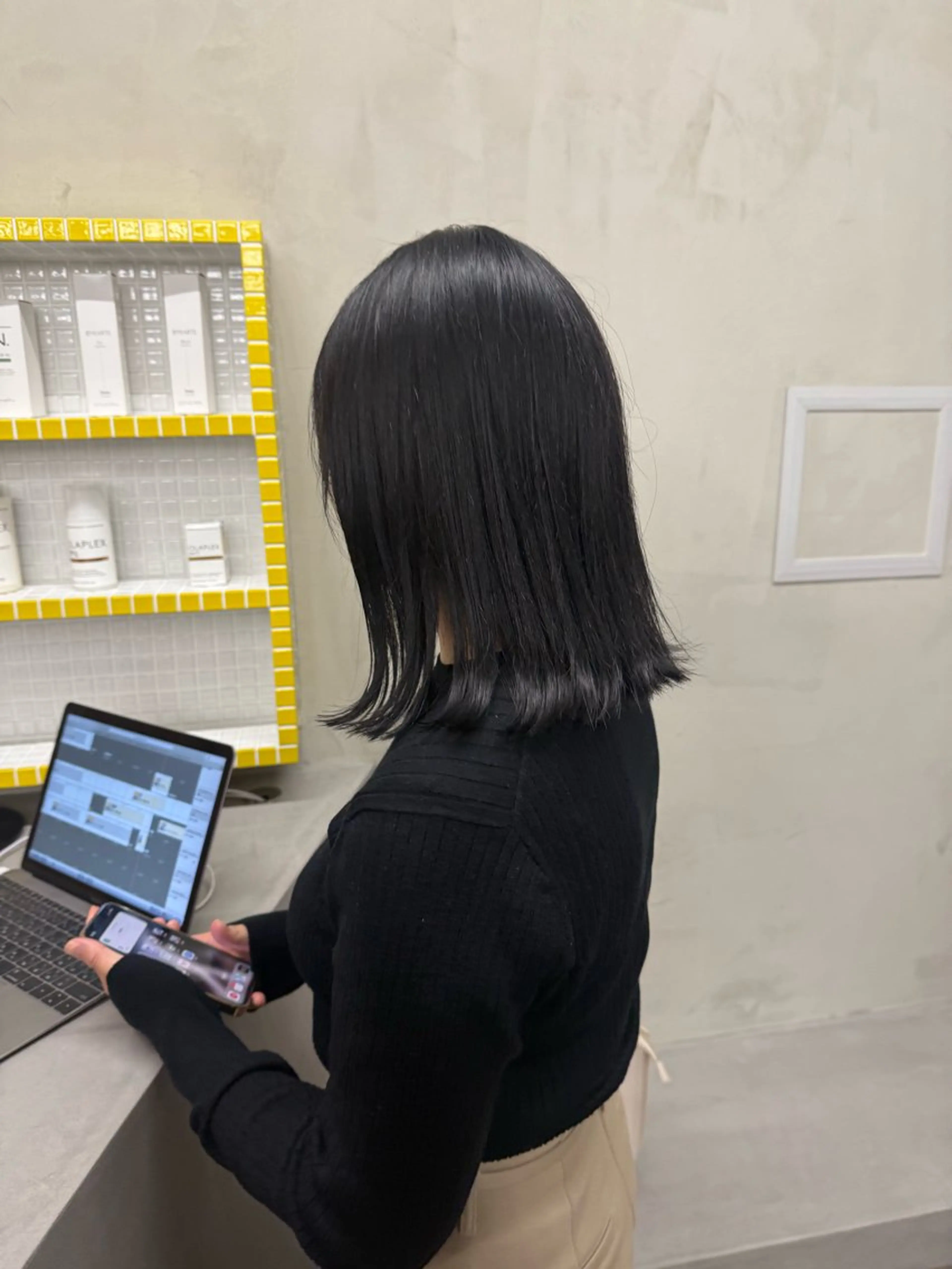 ミディアム カラー ミディアムレイヤー アッシュ ベージュカラー ブリーチ 透明感カラー カット ヘアカラー トリートメント 誰より丁寧なカット/ 小林輝/レイヤーのヘアスタイル