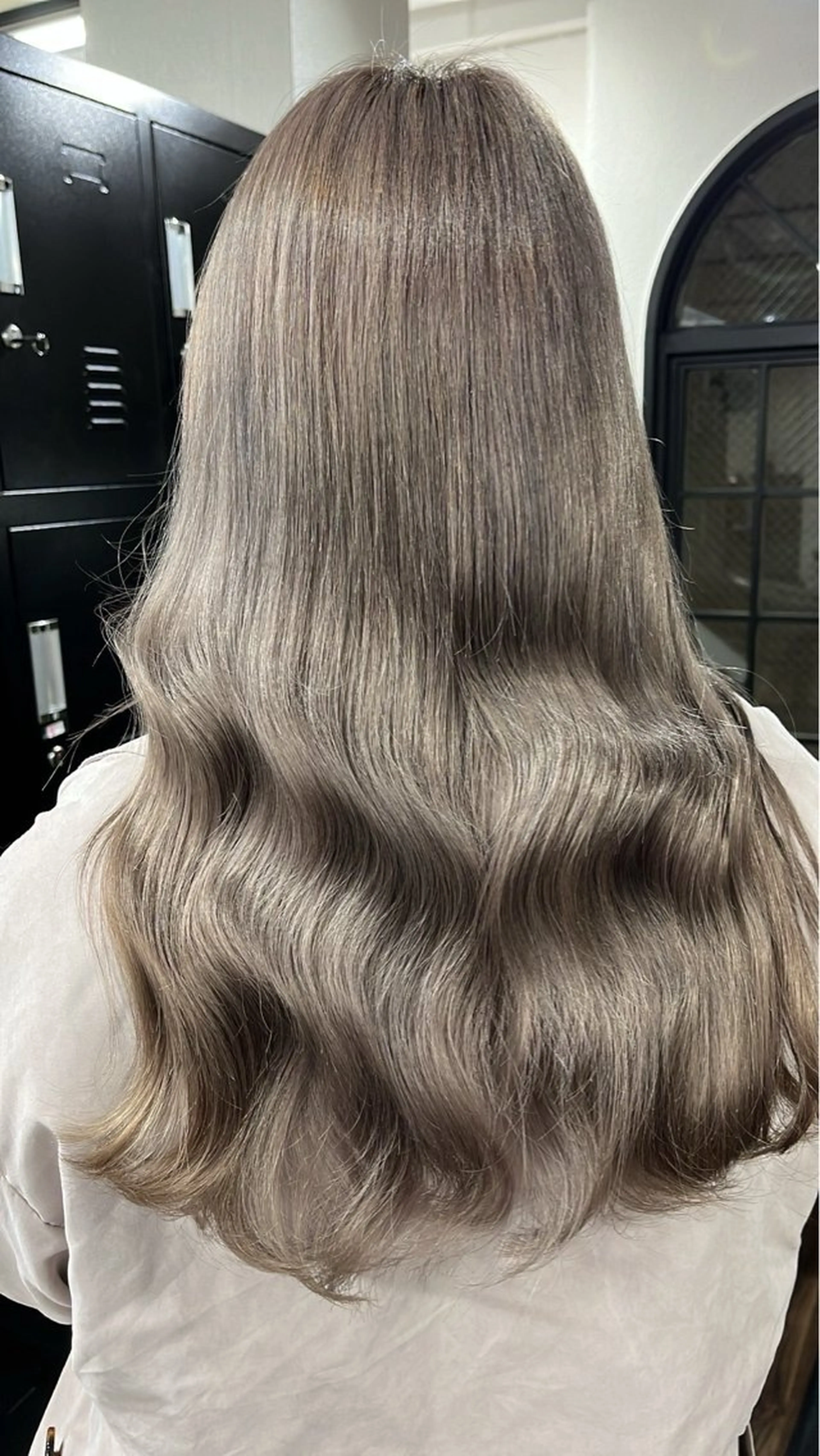 ロング YAMAZAKI MOKAのヘアスタイル