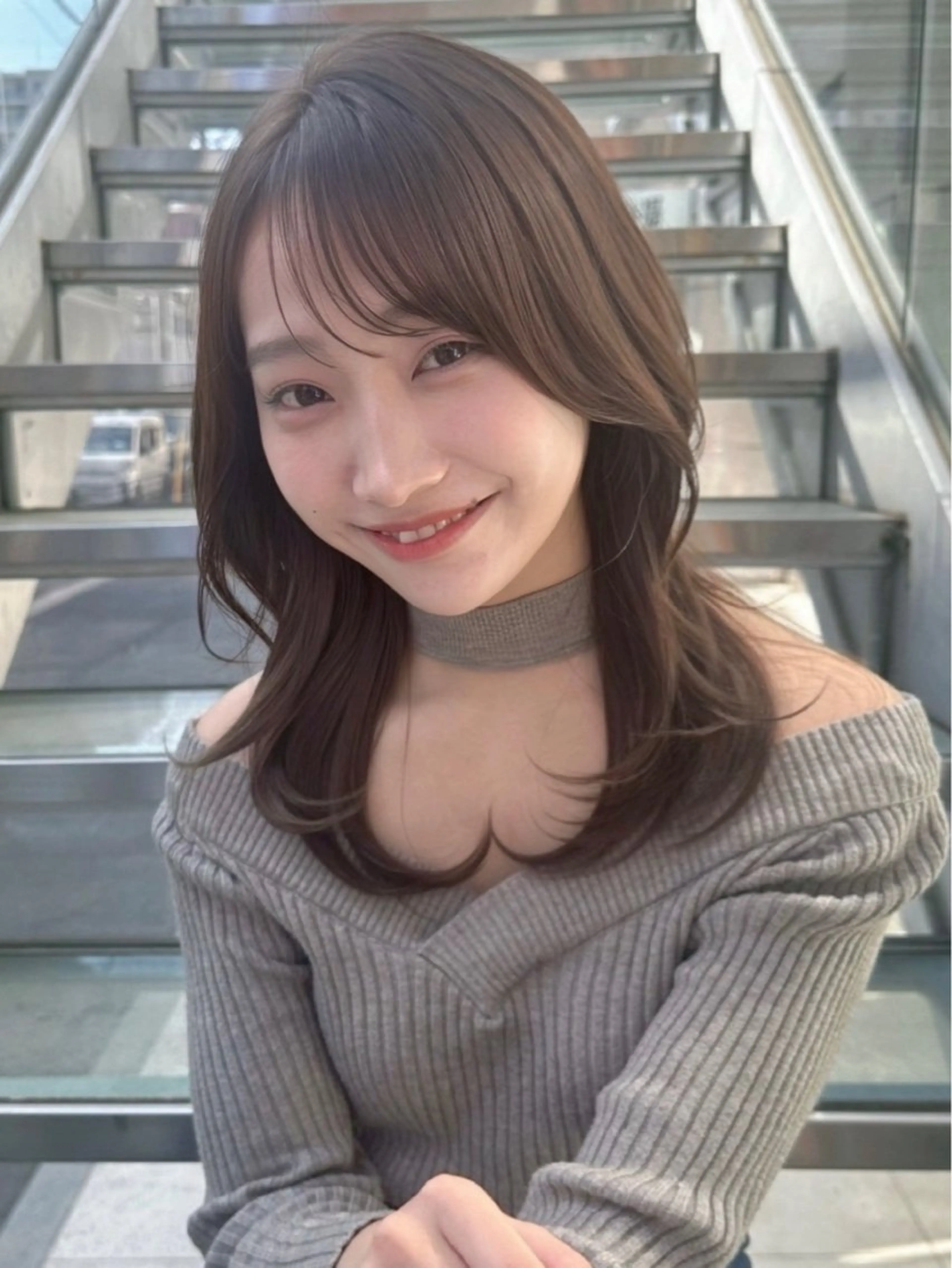 セミロング 小林 美月  透明感カラーのヘアスタイル