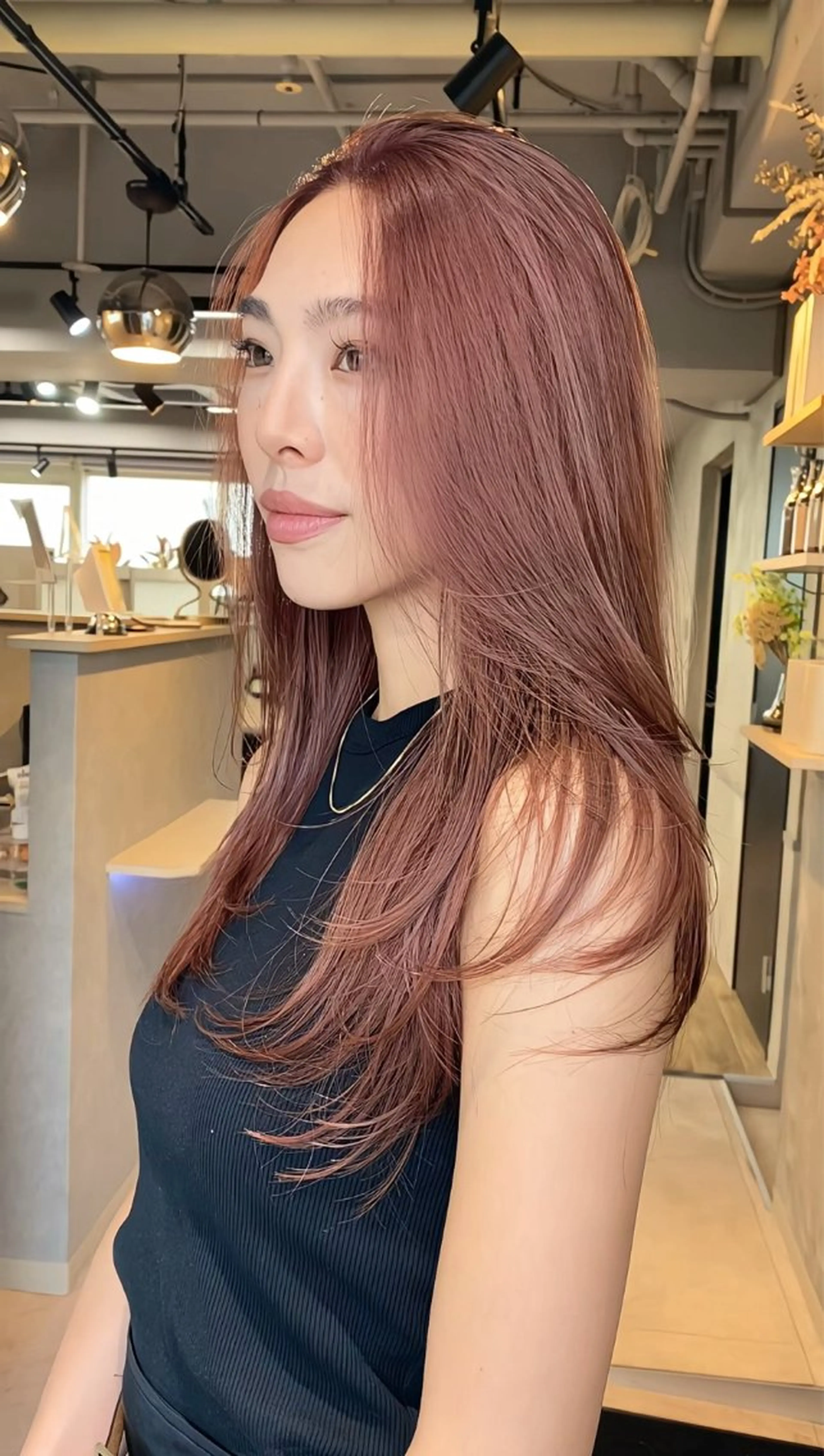 セミロング レッドブラウン レイヤーカット ヘアカラー レイヤー/髪質改善 池本　紘之のヘアスタイル