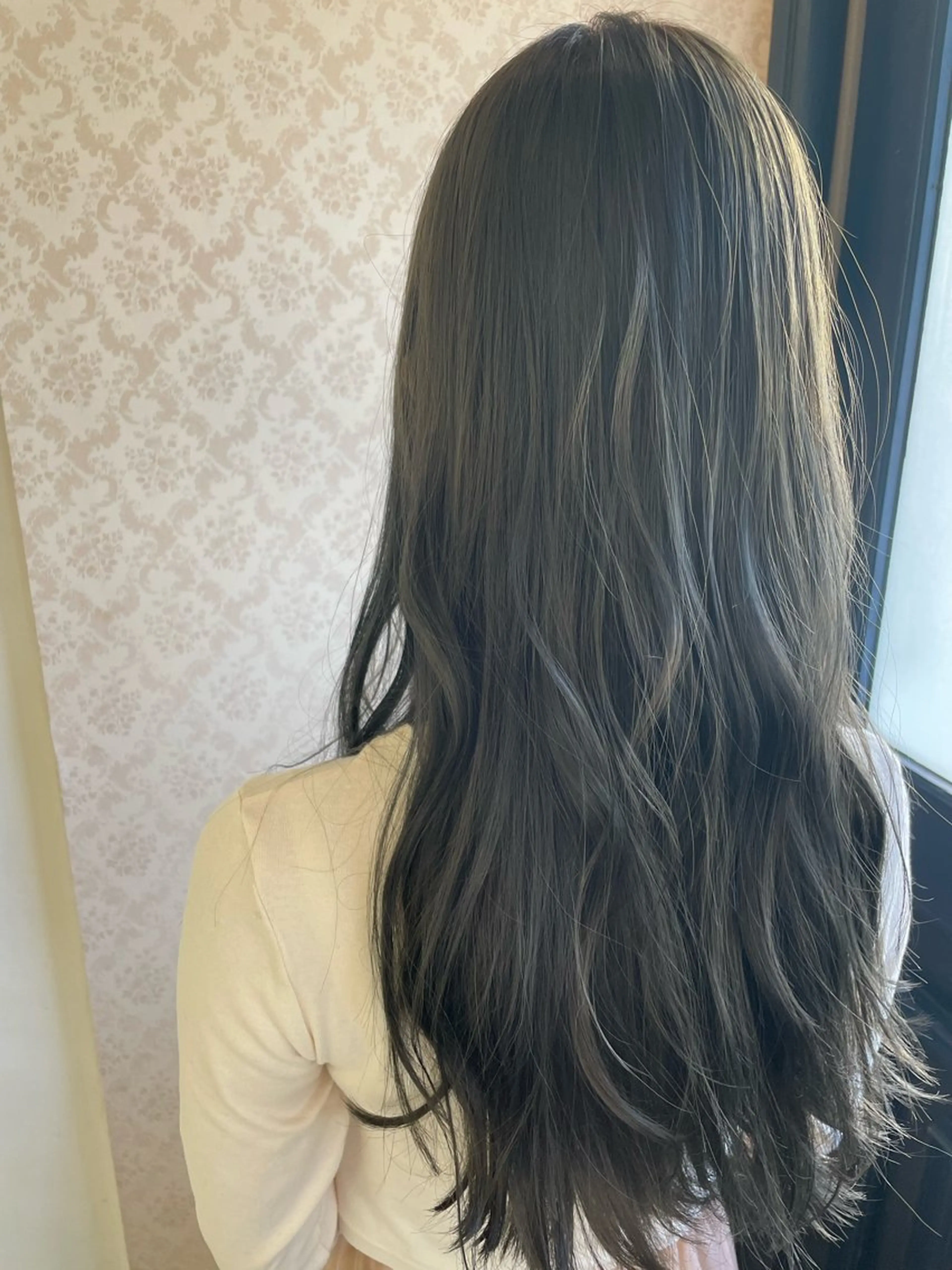 ロング ヒヨシ ルナのヘアスタイル