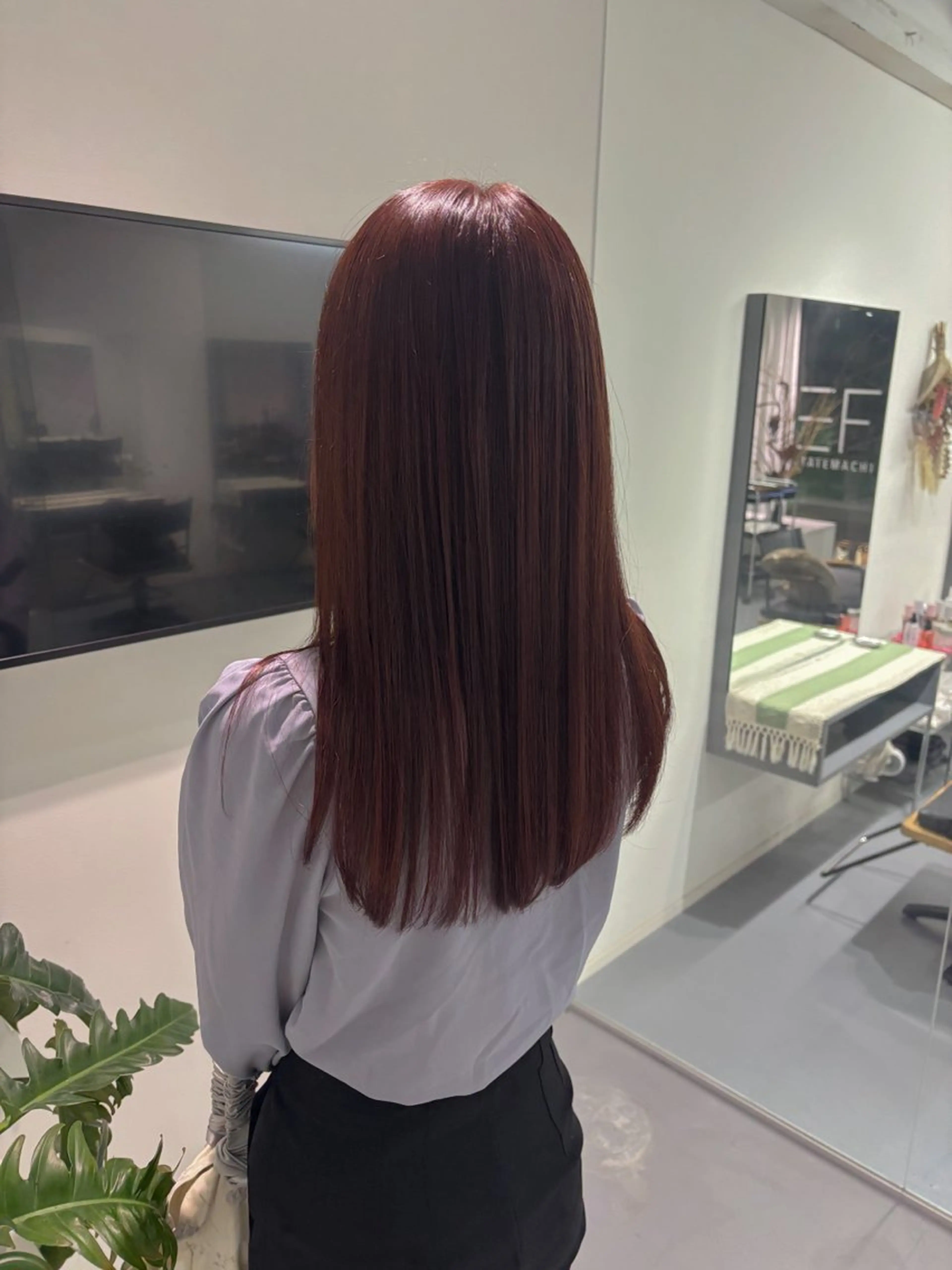 セミロング カラー 松崎 真衣のヘアスタイル