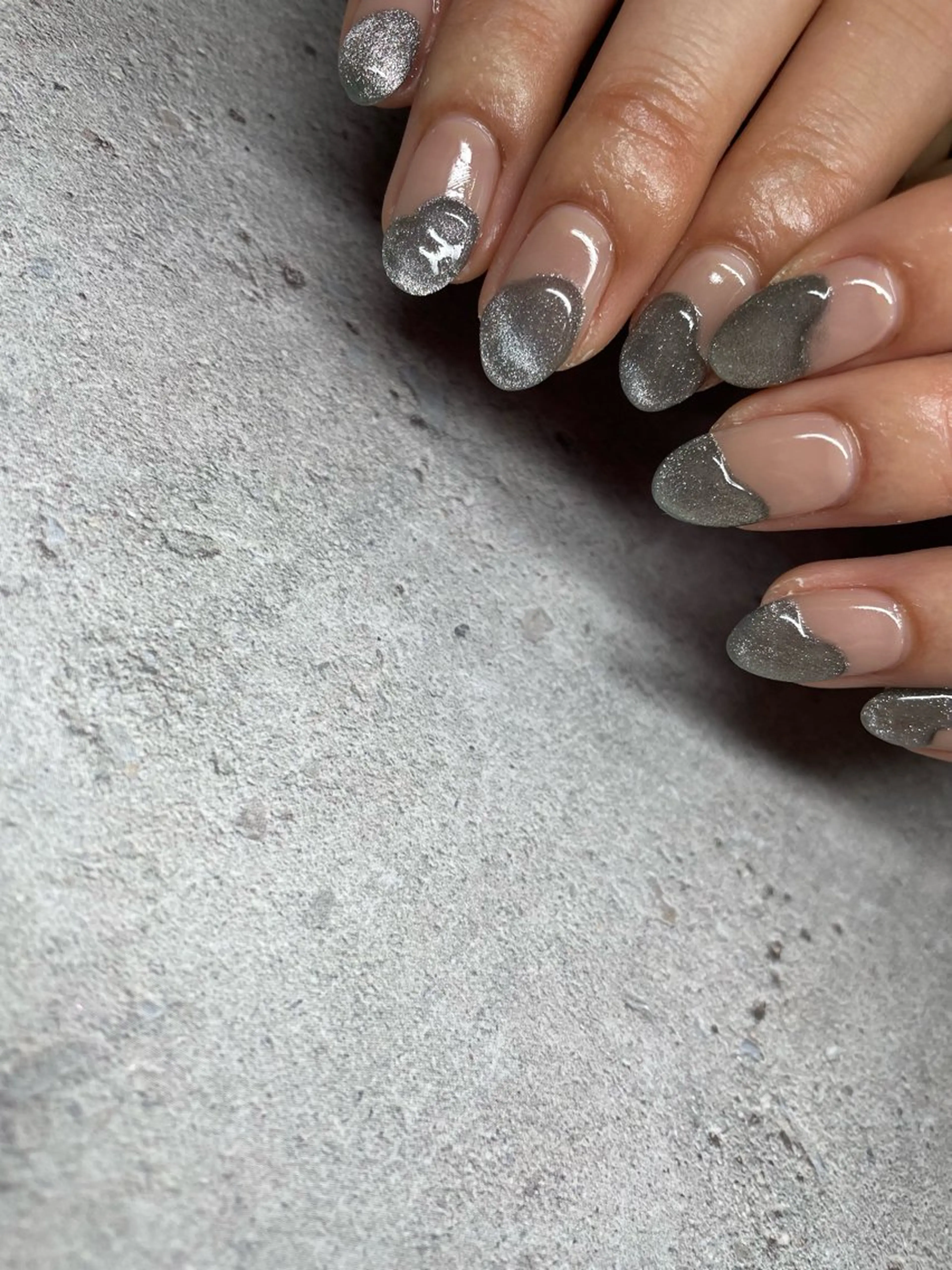 ネイル マグネットネイル ニュアンスネイル ぷっくりネイル シンプルネイル ハンドネイル フットネイル 🌕akuri🌖 渋谷/nuanceのネイルデザイン