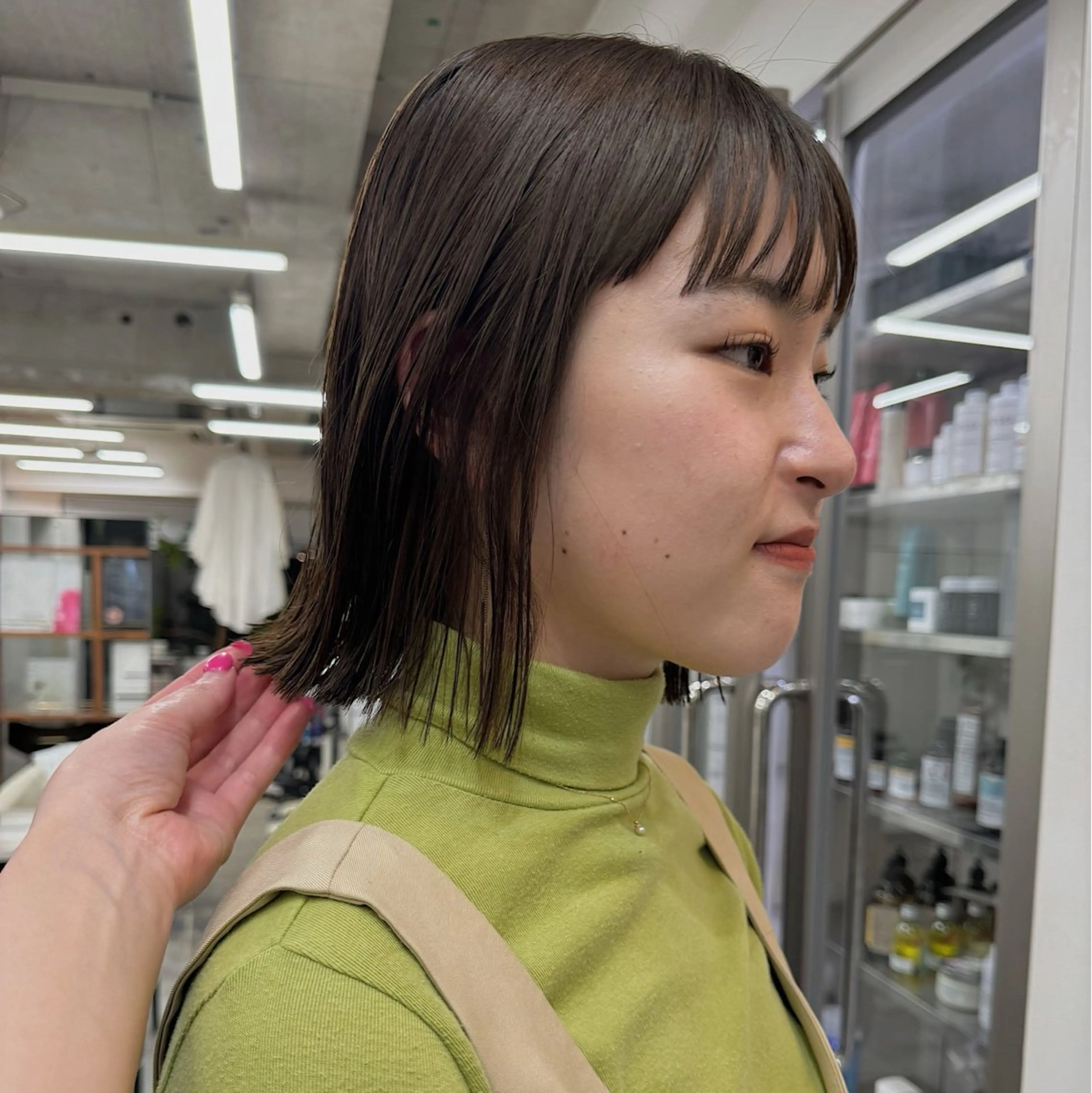 ミディアム カラー パーマ ヘアアレンジ ベージュカラー オリーブベージュ ストレートパーマ カット ヘアカラー トリートメント 🌐サトウ リョウ🌐のヘアスタイル