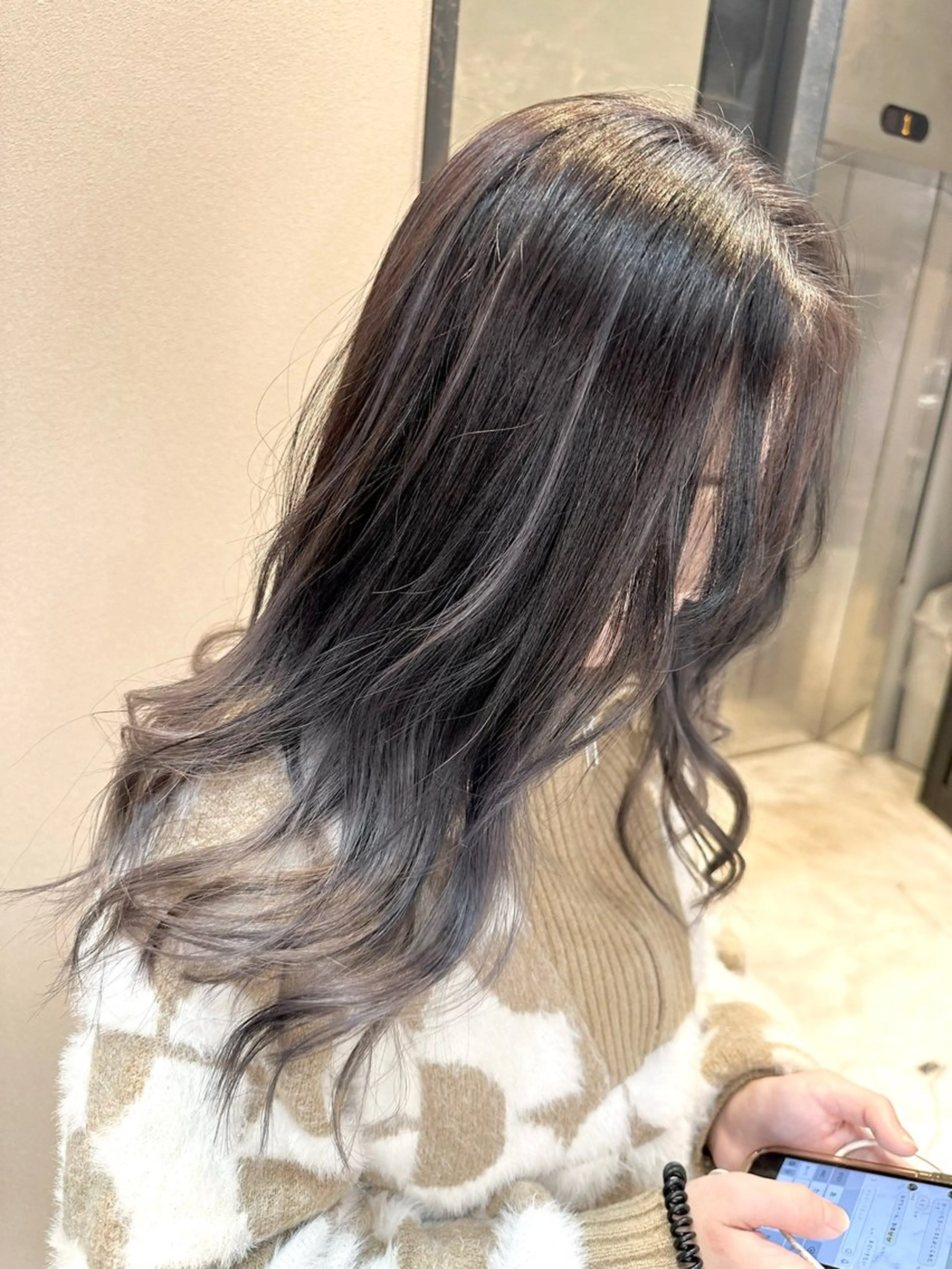 ロング レイヤーカット ヘアカラー 🔷ブリーチバレイヤ ージュ🔷飯野達也のヘアスタイル