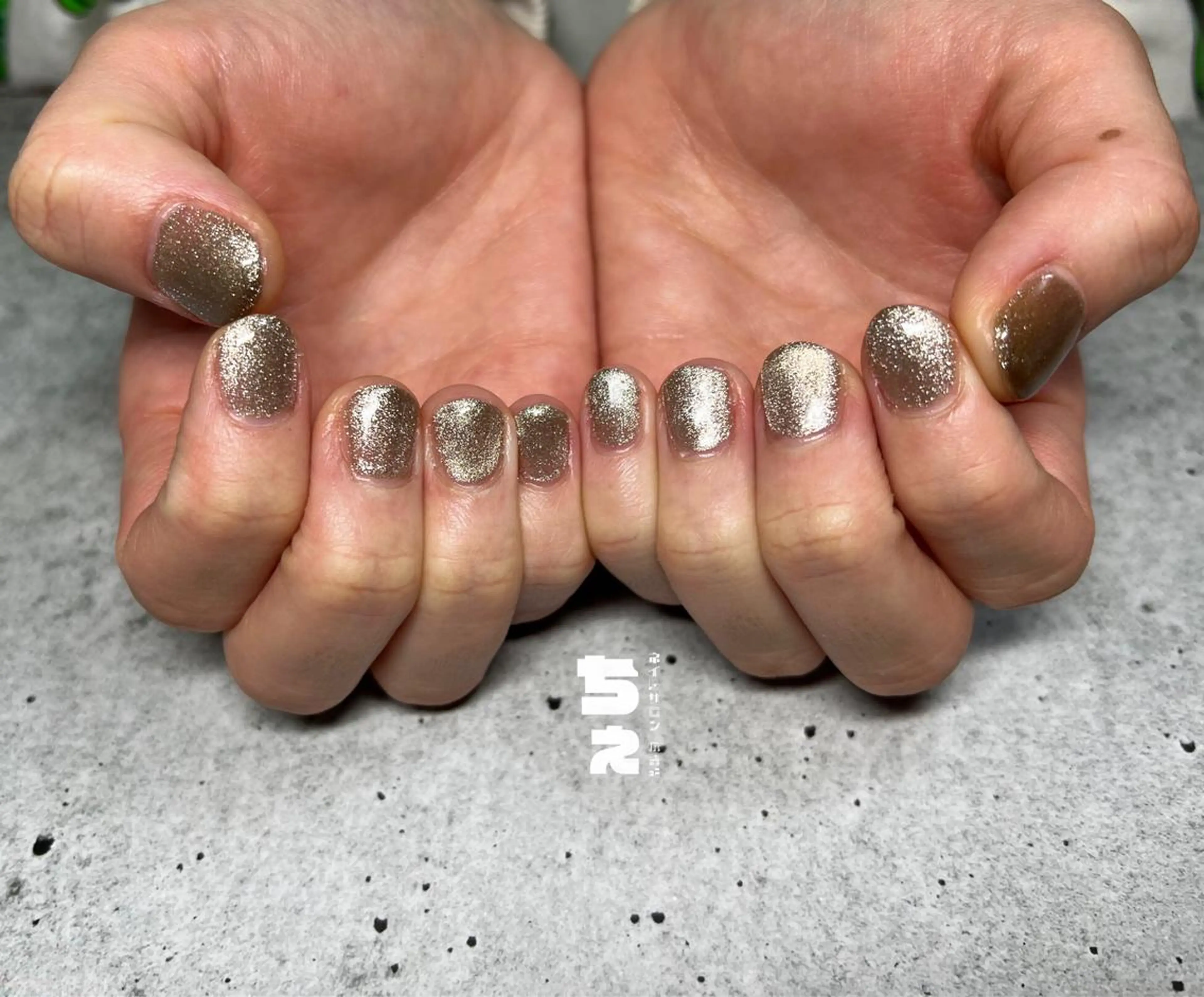 ネイル マグネットネイル nail salon CHEのネイルデザイン