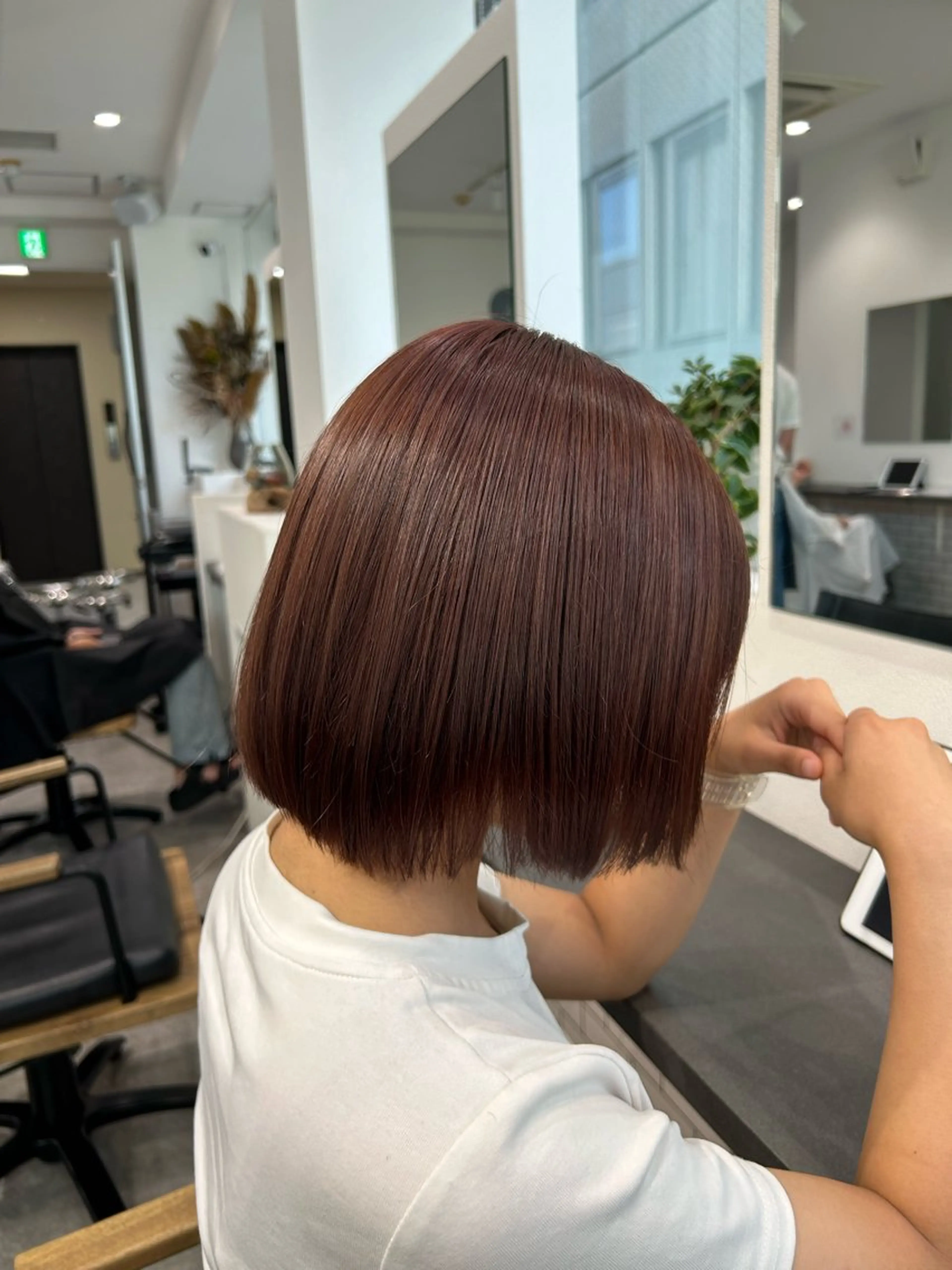 ショート カラー ヘアカラー トリートメント ブリーチ/ベージュ /レイヤー/ひよりのヘアスタイル