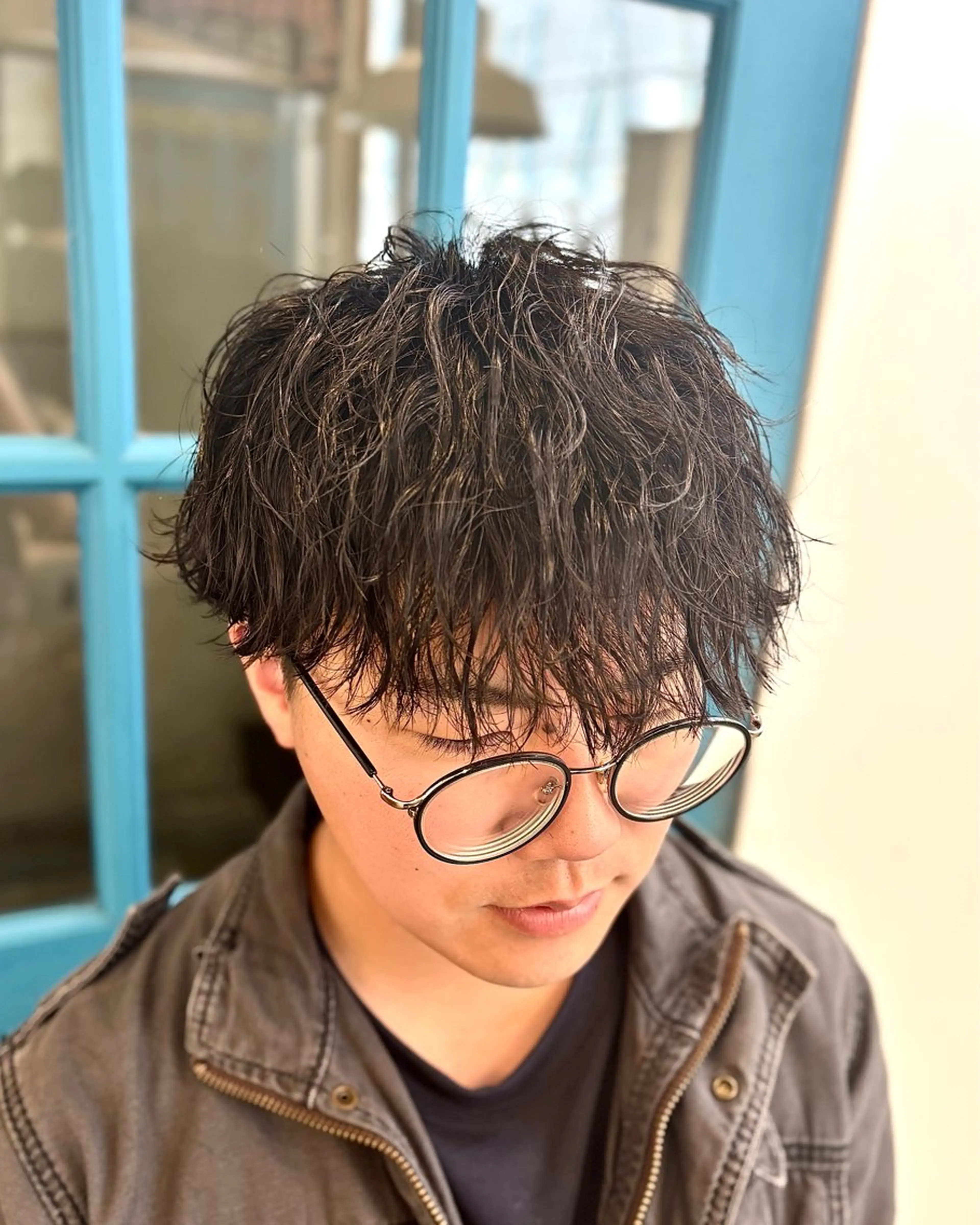 パーマ メンズ メンズパーマ ツイストスパイラルパーマ 波巻きパーマ スパイラルパーマ ショート、韓国メンズ ヘアのかつらぎのヘアスタイル