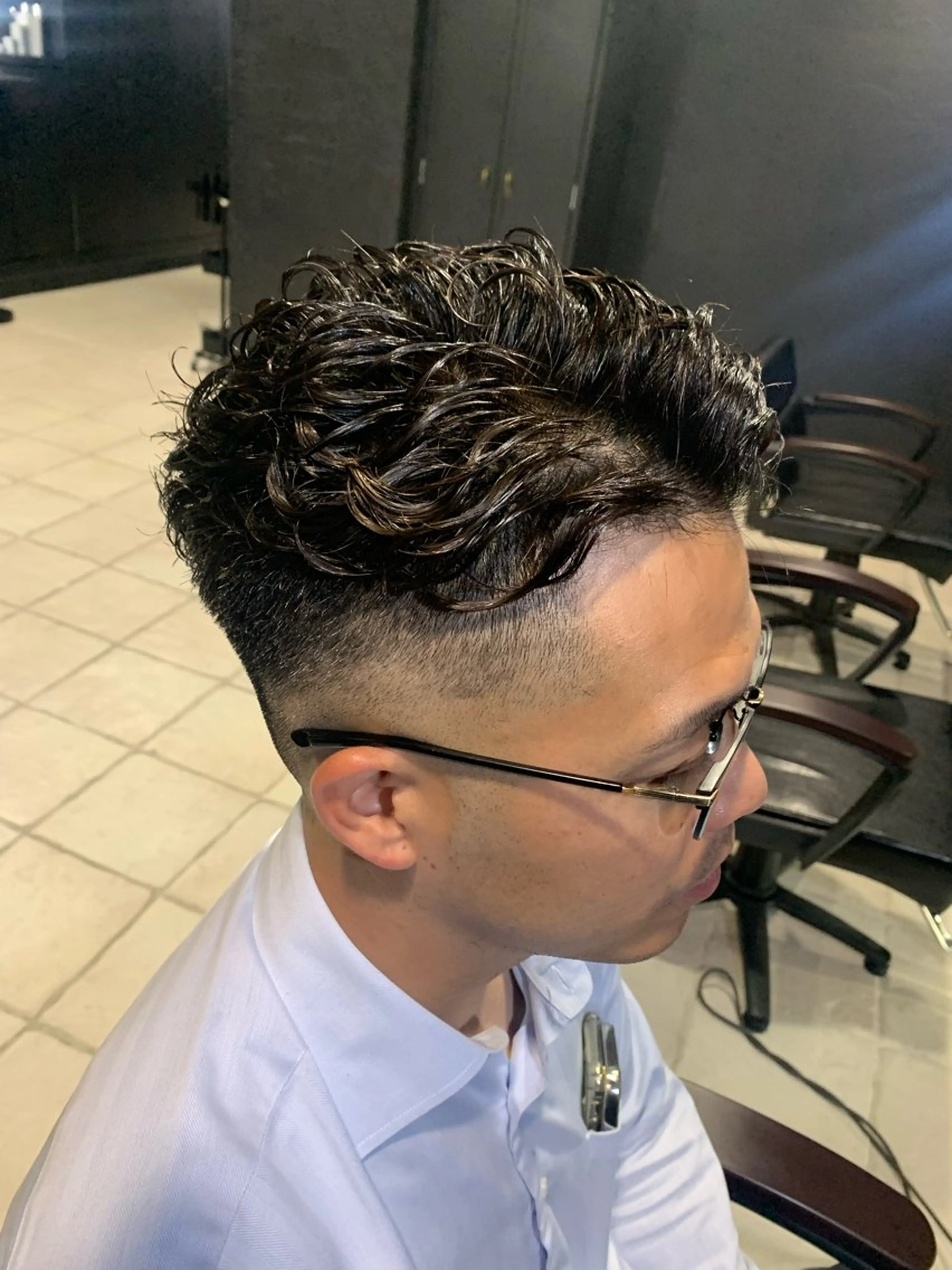 ショート メンズ フェードカット メンズパーマ メンズパーマ/難波/ 心斎橋　室園亮佑のヘアスタイル