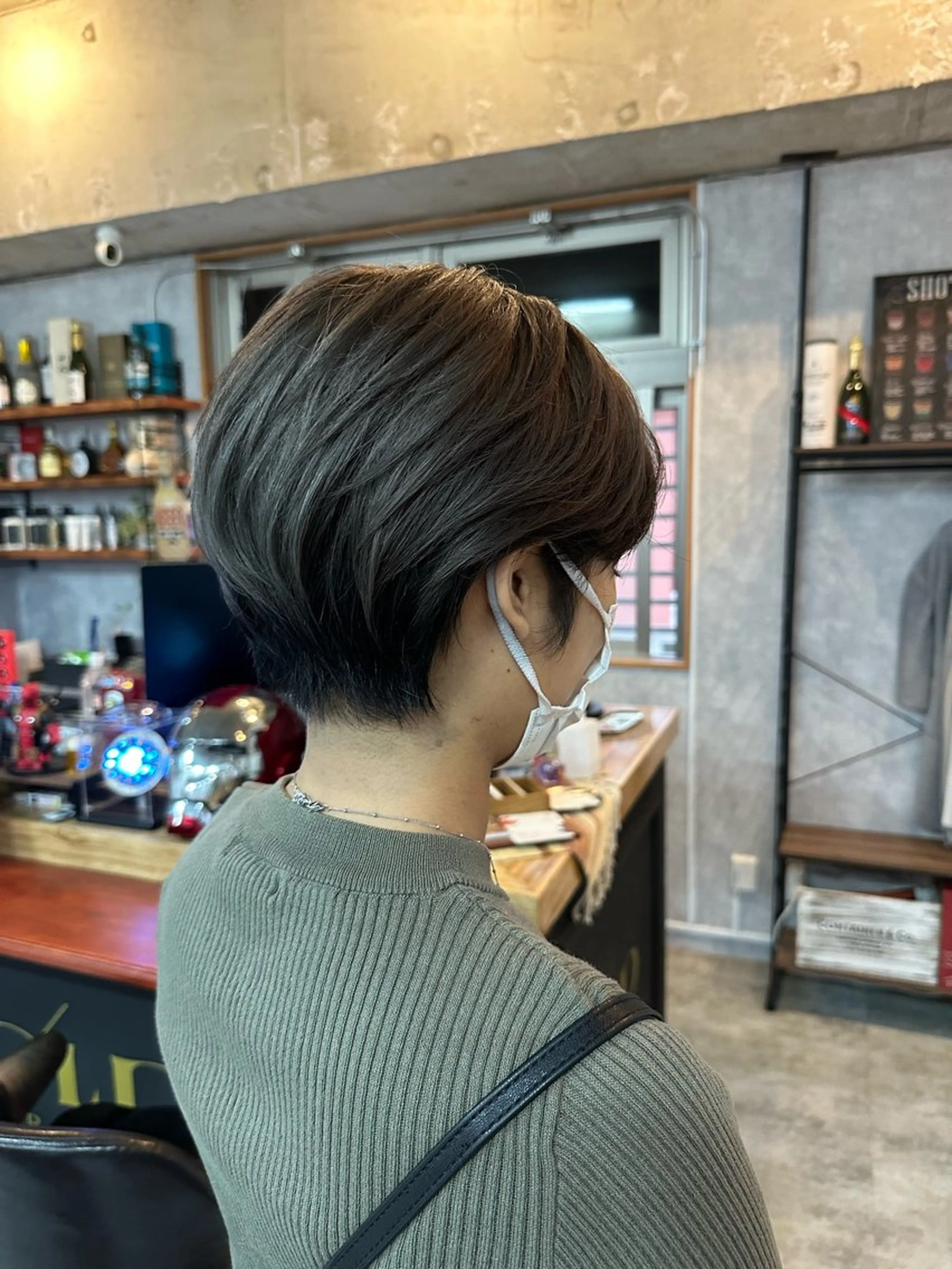 ショート 切りっぱなしボブ ショートボブ ハンサムショート 丸みショート ボブ カット ヘアカラー トリートメント モテ髪/ボブ/ショー ト/アダチフウトのヘアスタイル