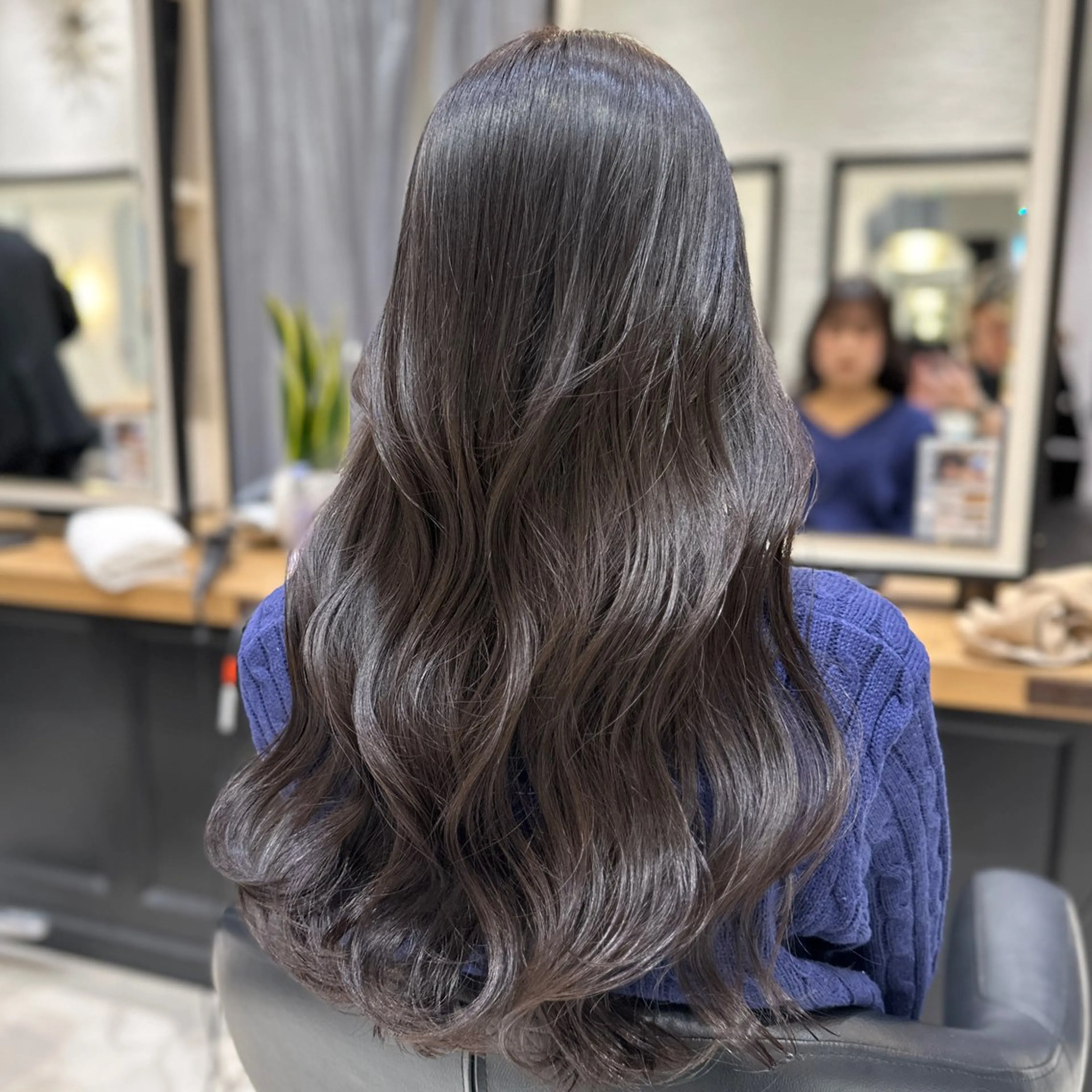 ロング カラー ブリーチ グレージュ ブリーチなしカラー レイヤー/グレージュ メンズパーマのヘアスタイル