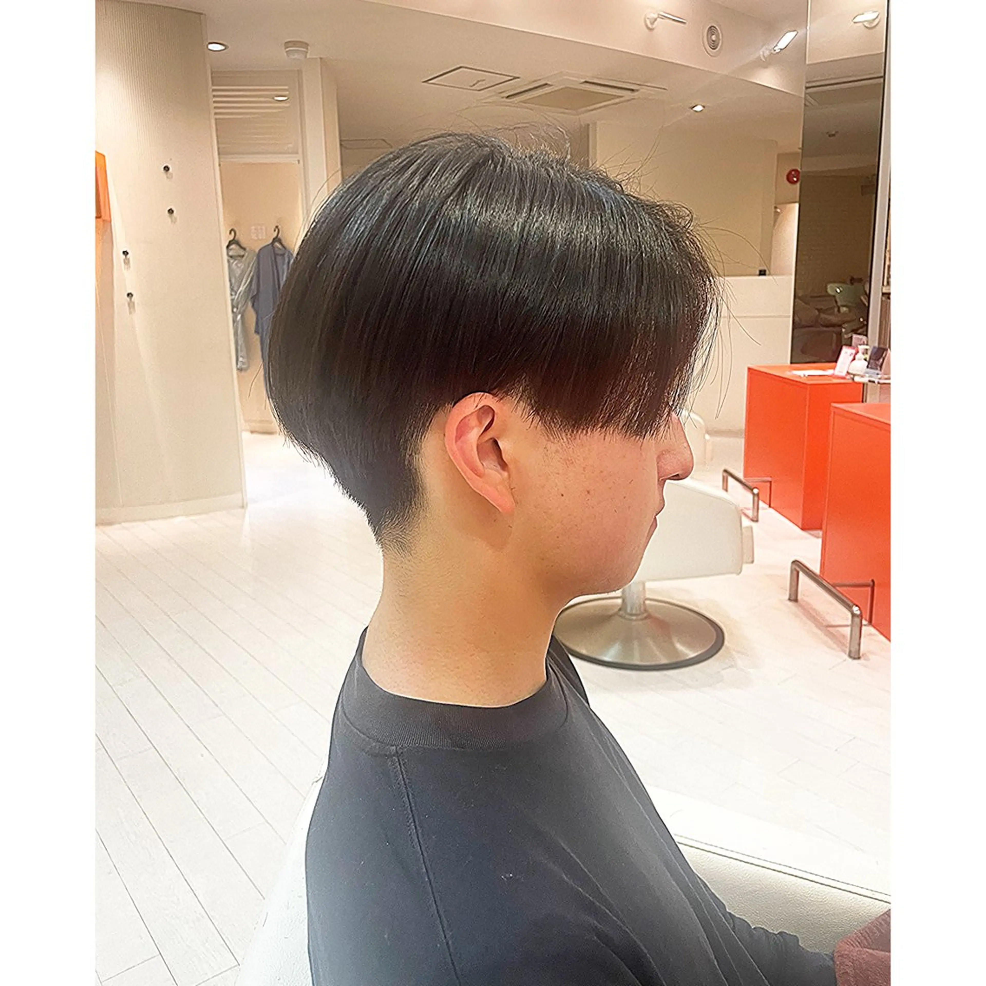 メンズ センターパート 前さこ 結衣のヘアスタイル