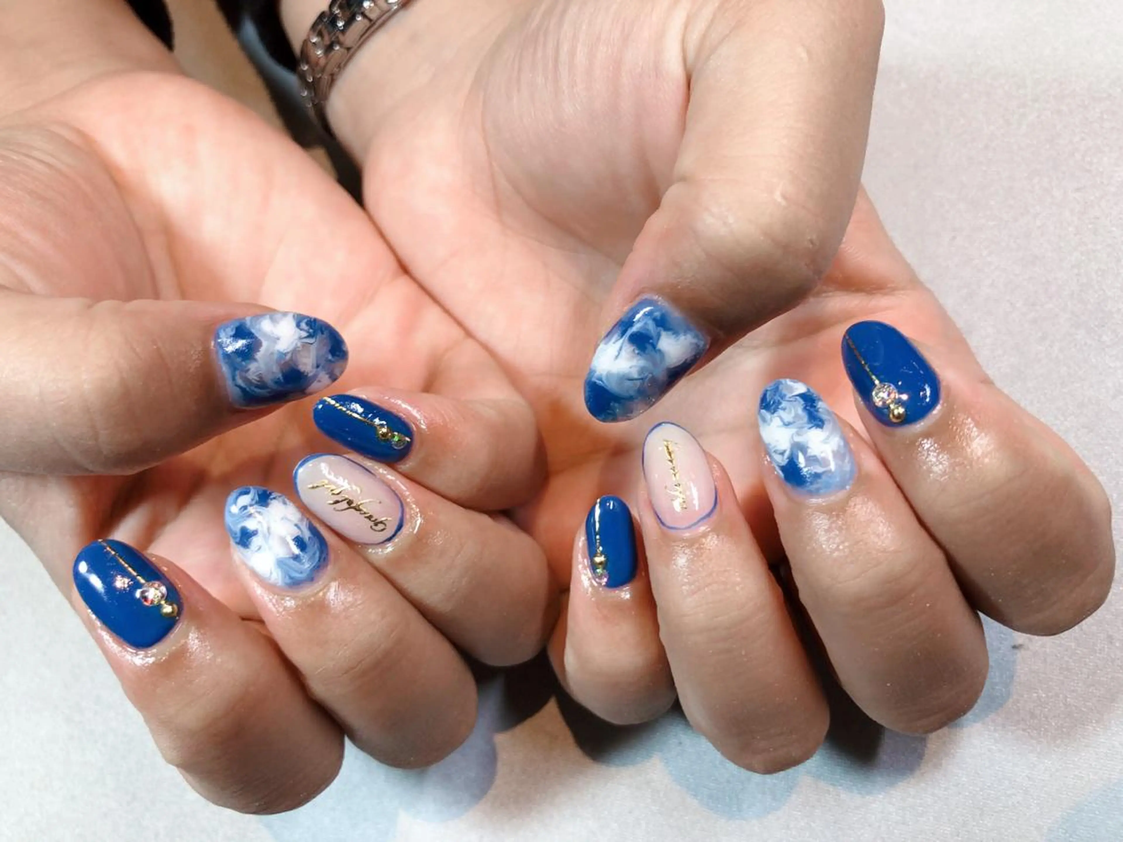 ネイル iiloo aromaworksのネイルデザイン