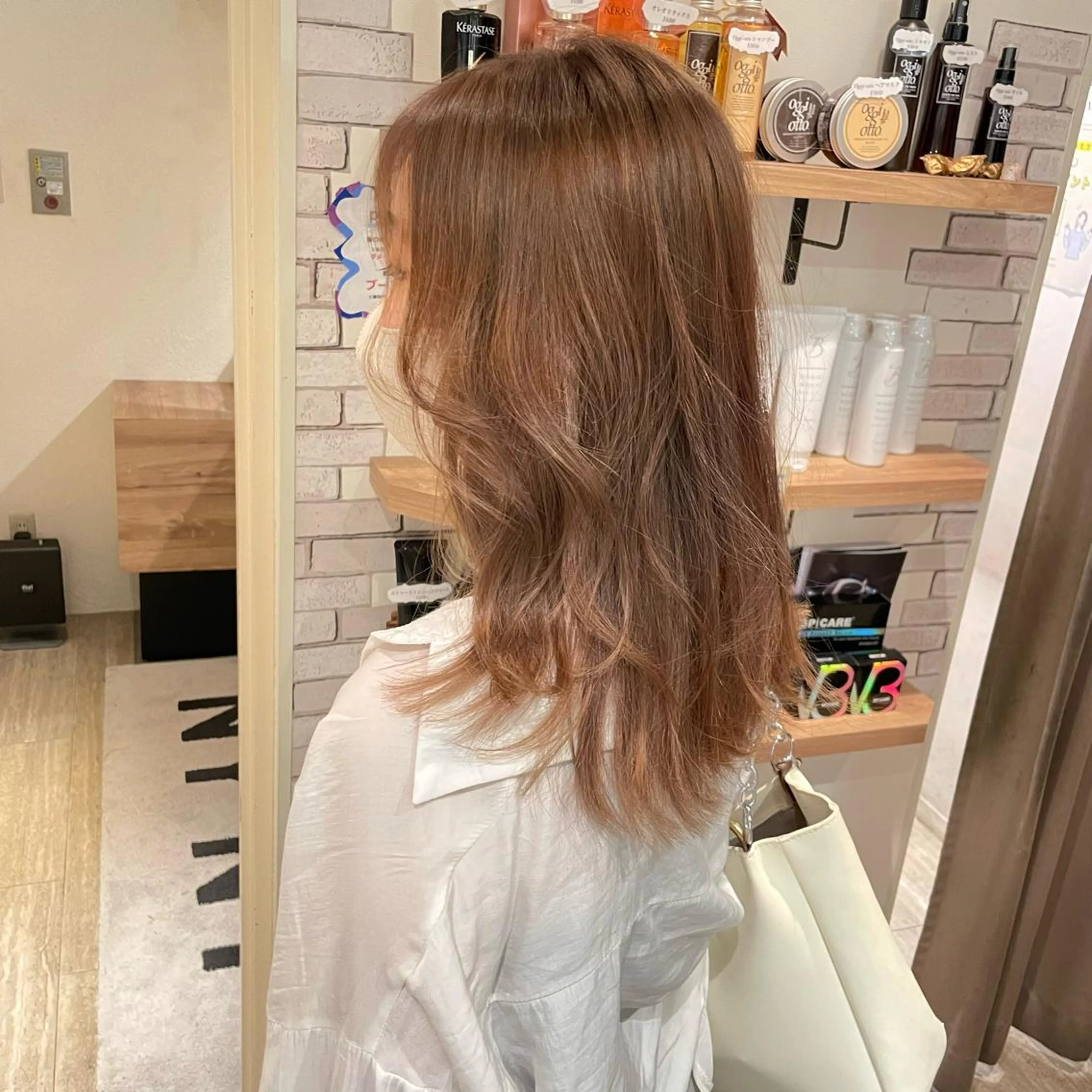 セミロング アッシュ アッシュグレー アッシュグレージュ ミストバング ボブ ヘアカラー 大人可愛い/レイヤー /ブリーチ/溝口誠二のヘアスタイル