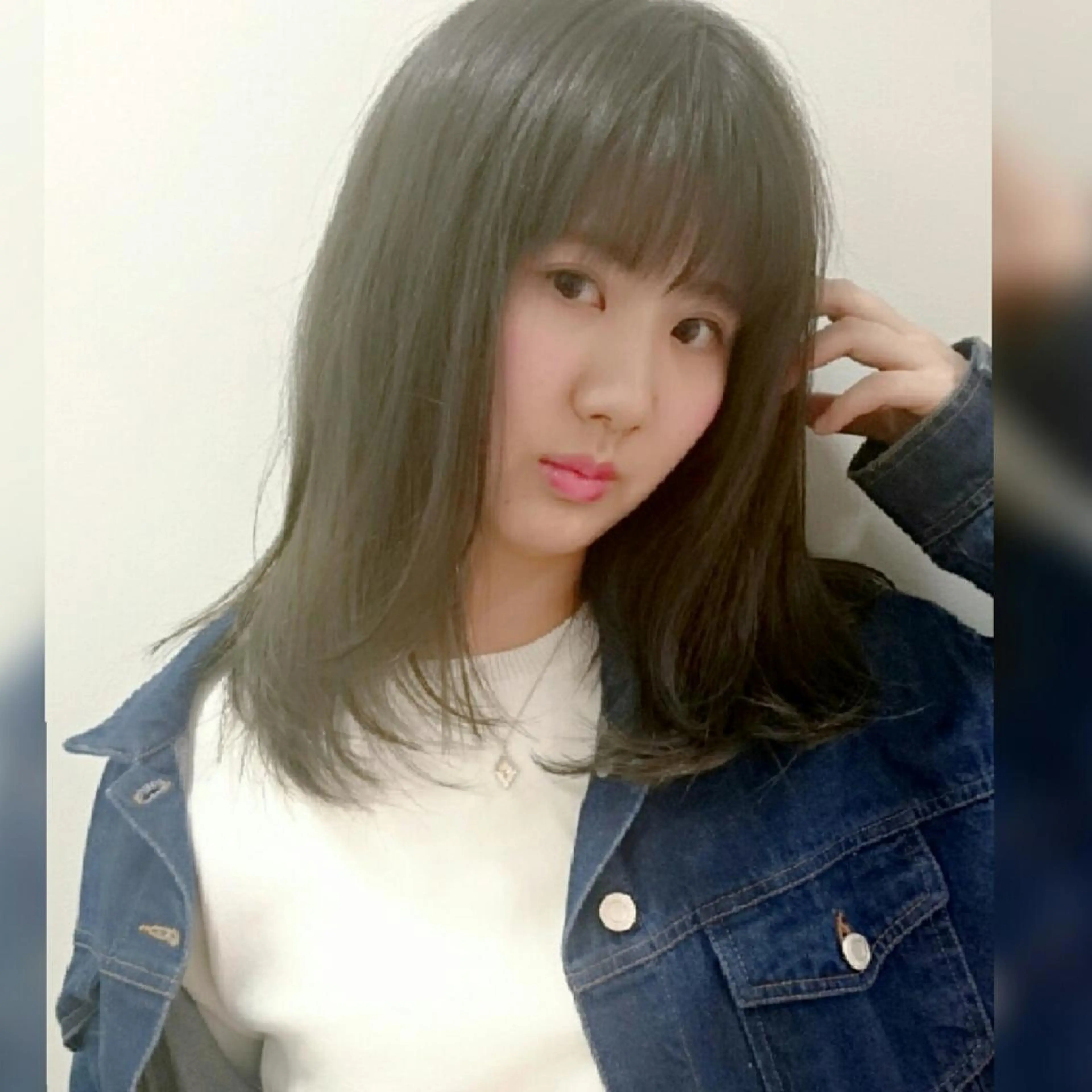 カラー ミディアム ma cherie naoのヘアスタイル