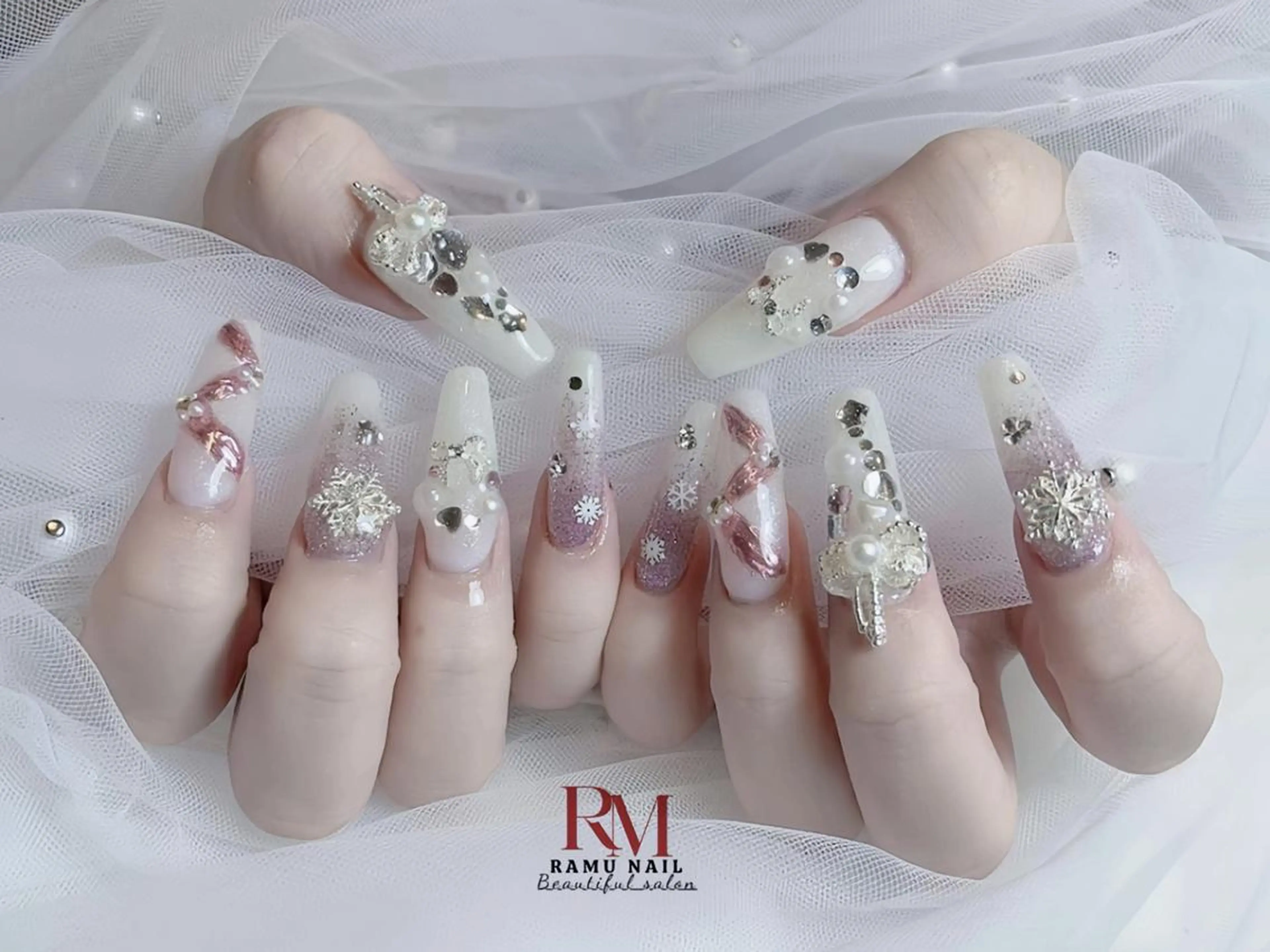 ネイル アートネイル チークネイル 長さ出し フレンチネイル グラデーション ハンドネイル RAMU_Nail 池袋店のネイルデザイン