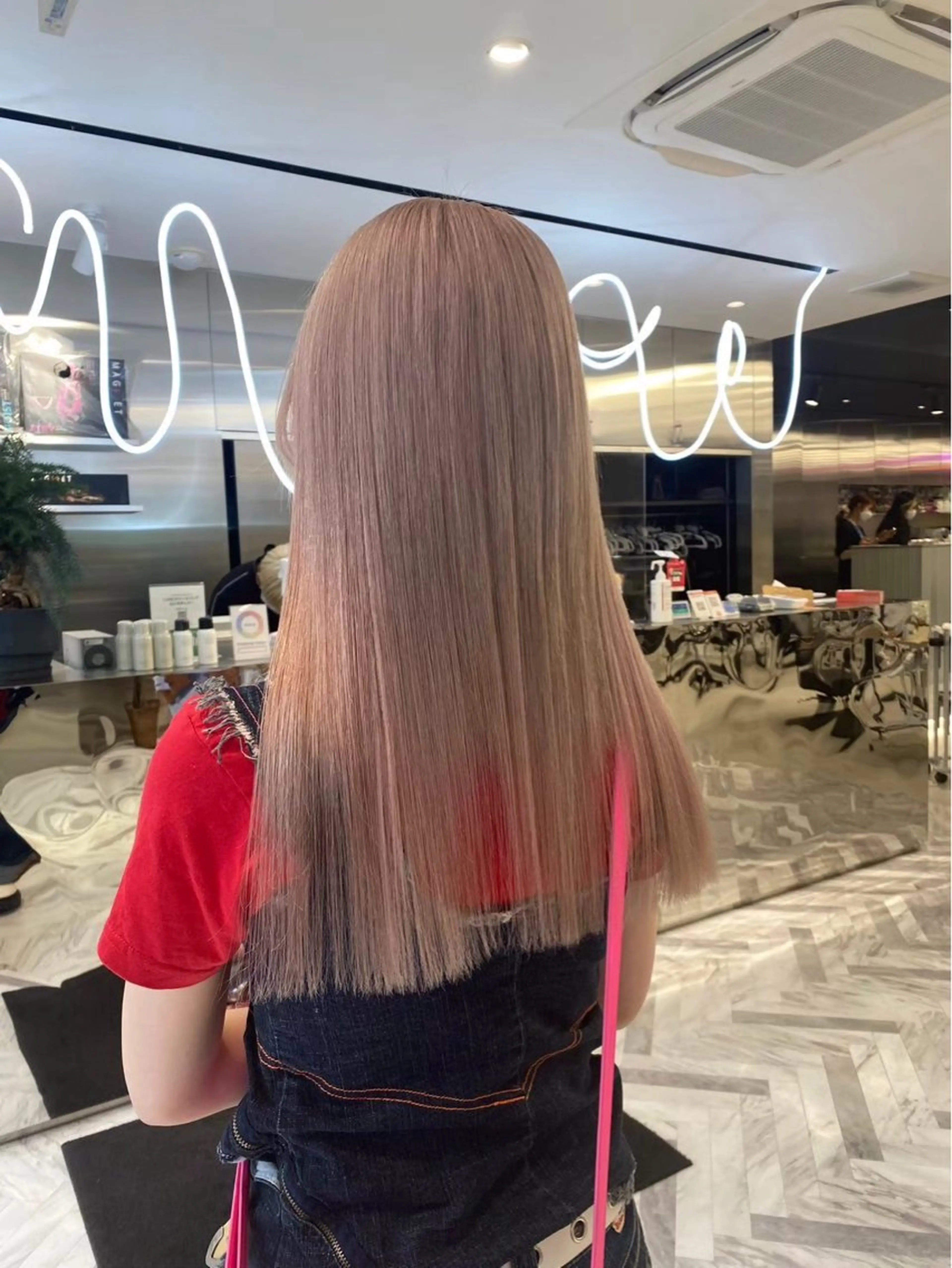 ロング ARISA︎ メンズハイトーンのヘアスタイル