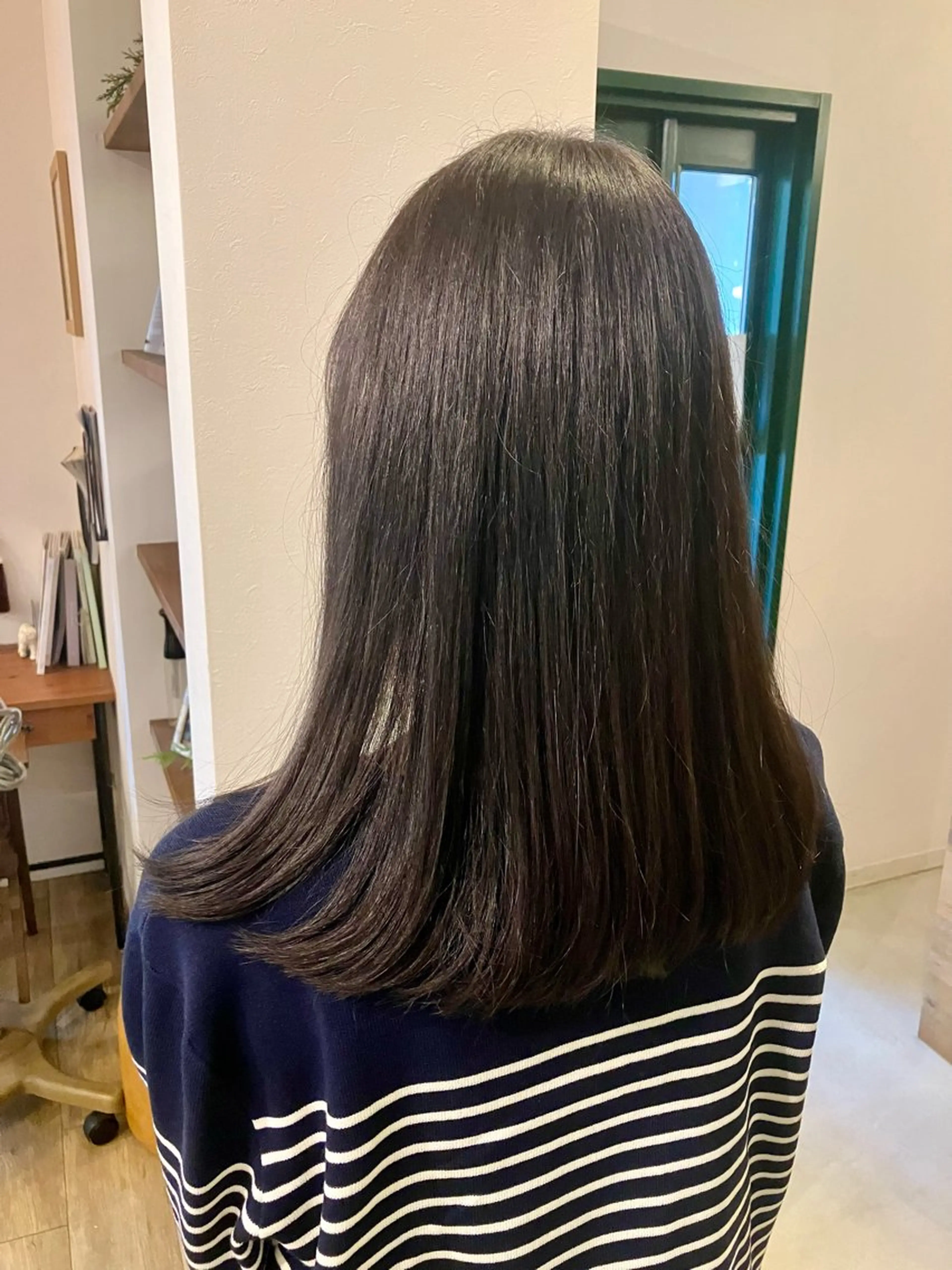 セミロング 清水 美香のヘアスタイル