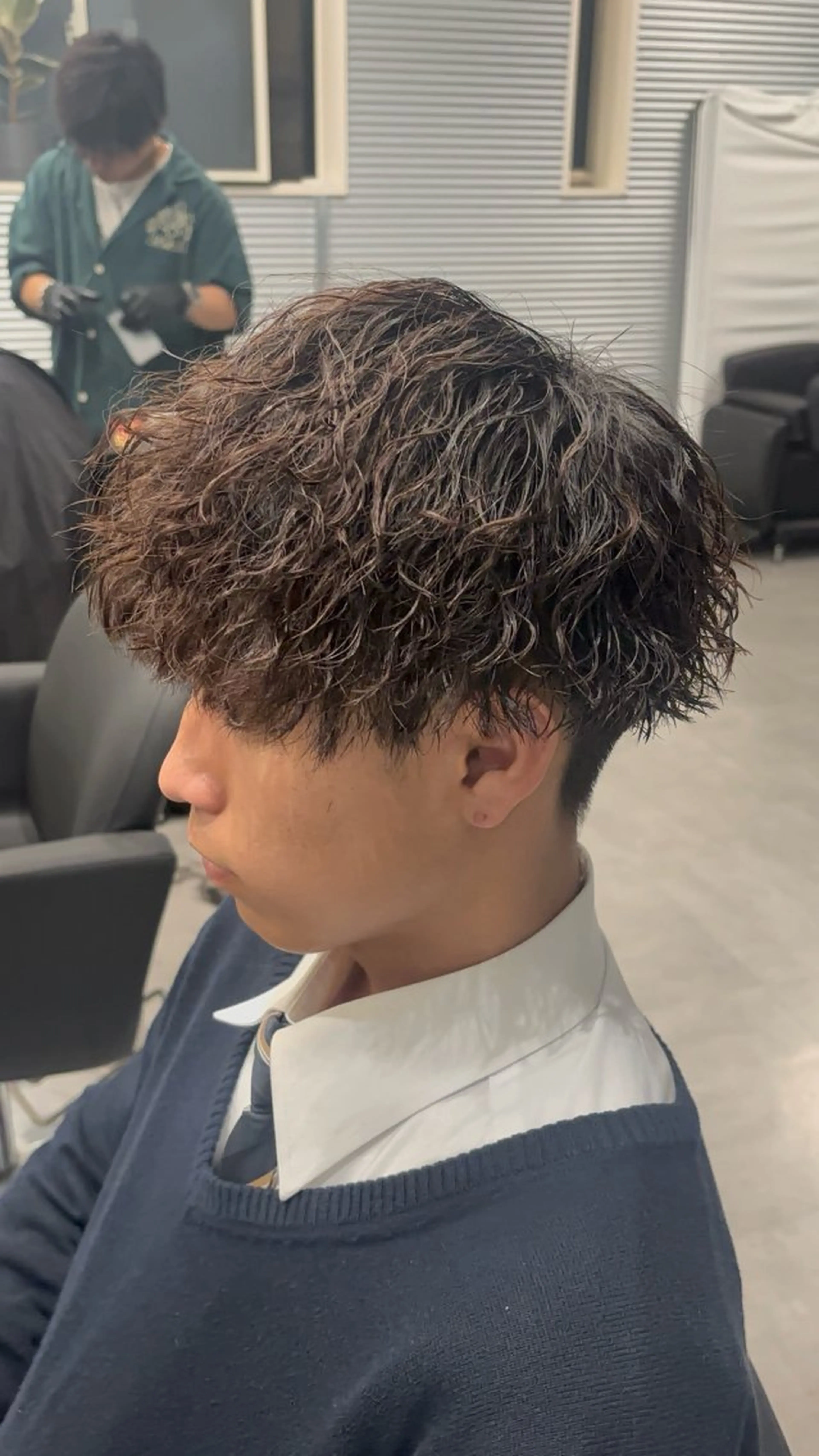 ショート パーマ メンズ マッシュ メンズパーマ ツイストスパイラルパーマ 刈り上げ スパイラルパーマ カット パーマ 波巻き/ツイスパ/ 短髪/鈴木俊也のヘアスタイル